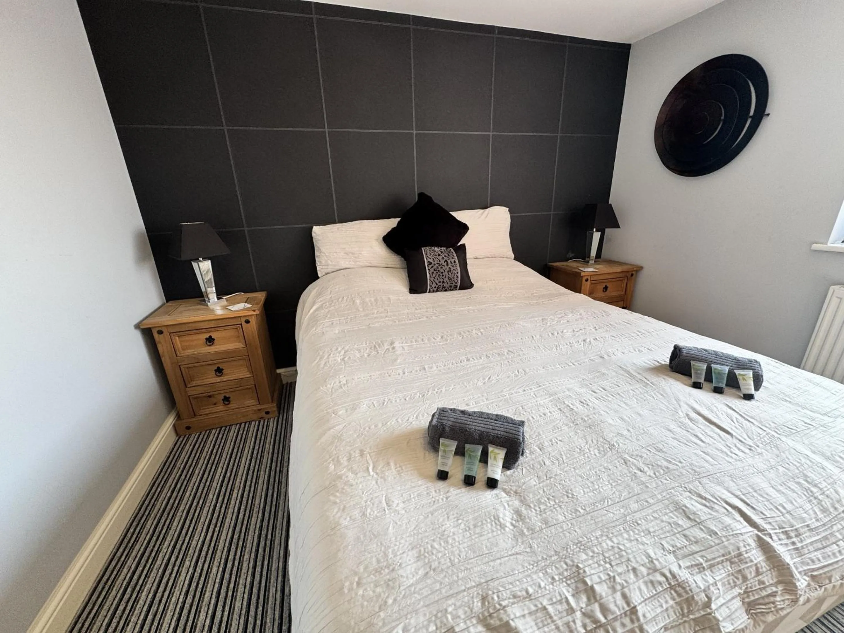 Bedroom, Bed in The Kings Head inn