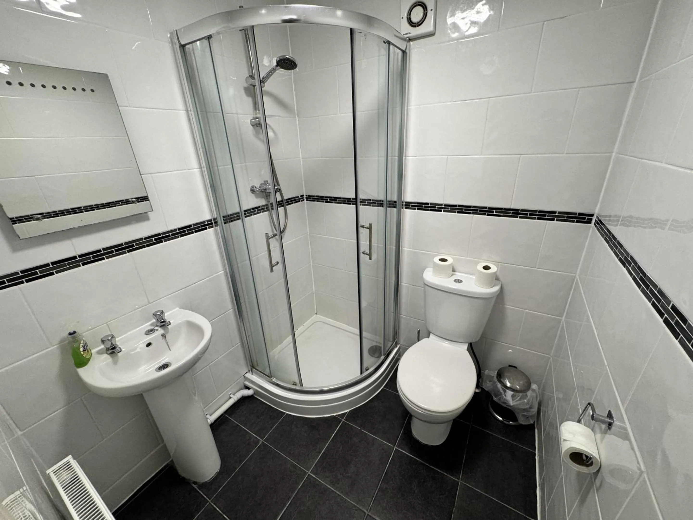 Bedroom in The Kings Head inn