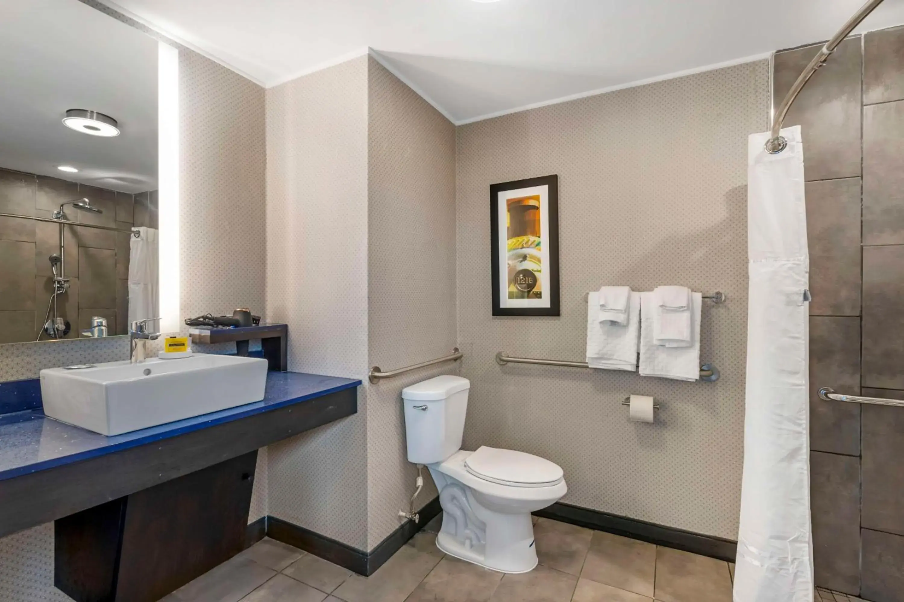 King Room - Disability Access in GLo Best Western Pooler - Savannah Airport Hotel King Room - Disability Access in GLo Best Western Pooler - Savannah Airport Hotel