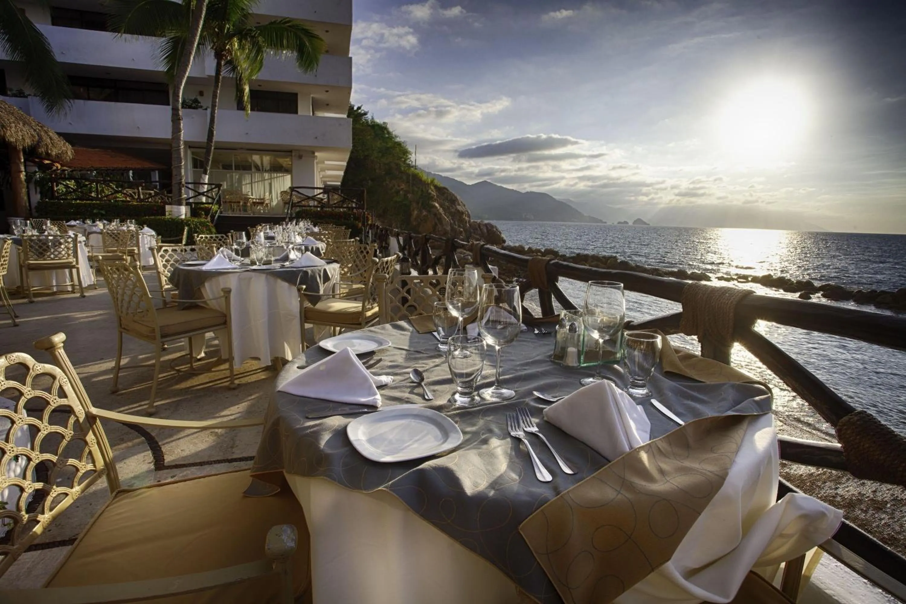 Restaurant/places to eat in Costa Sur Resort by VRHost