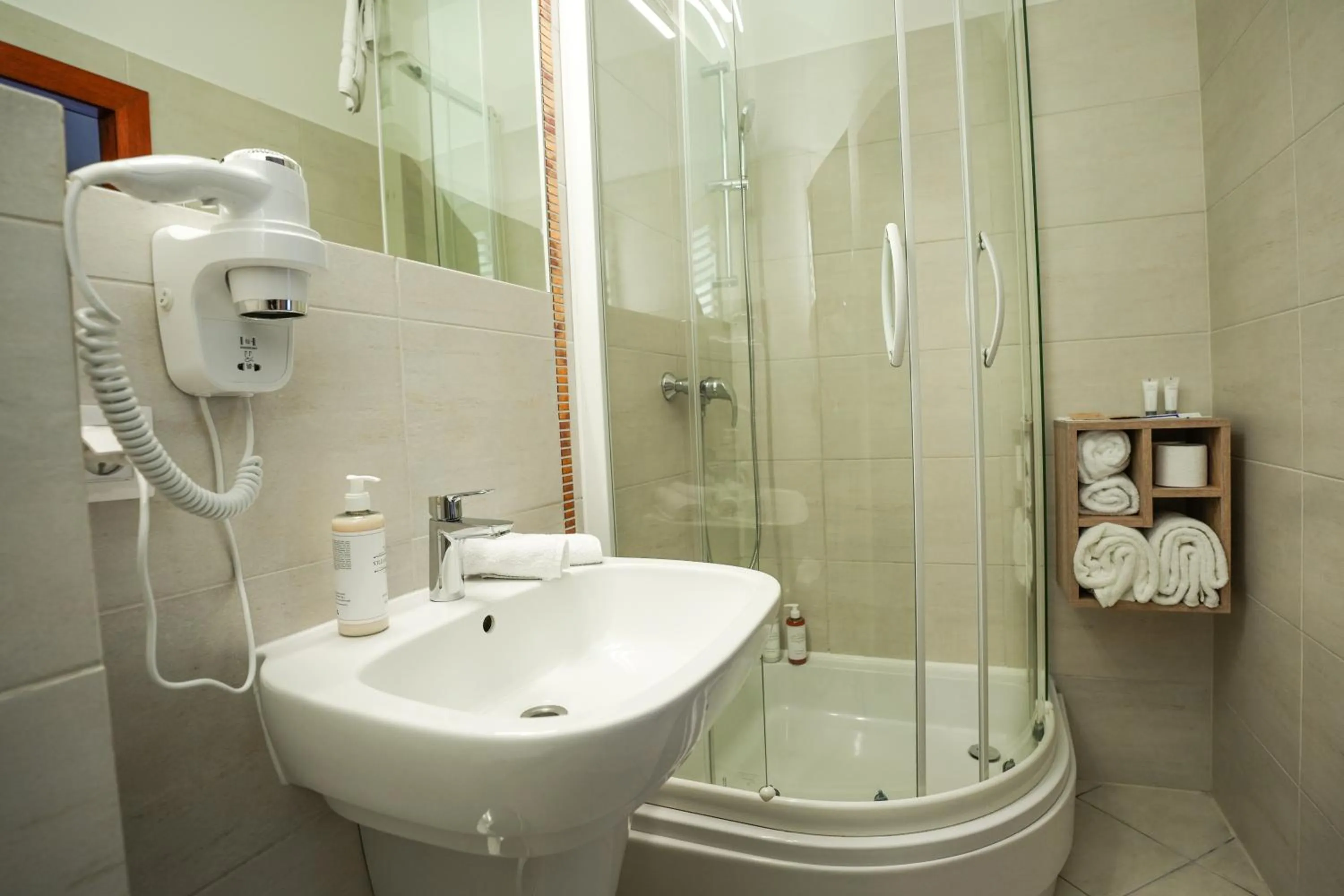 Shower in Villa Admiral