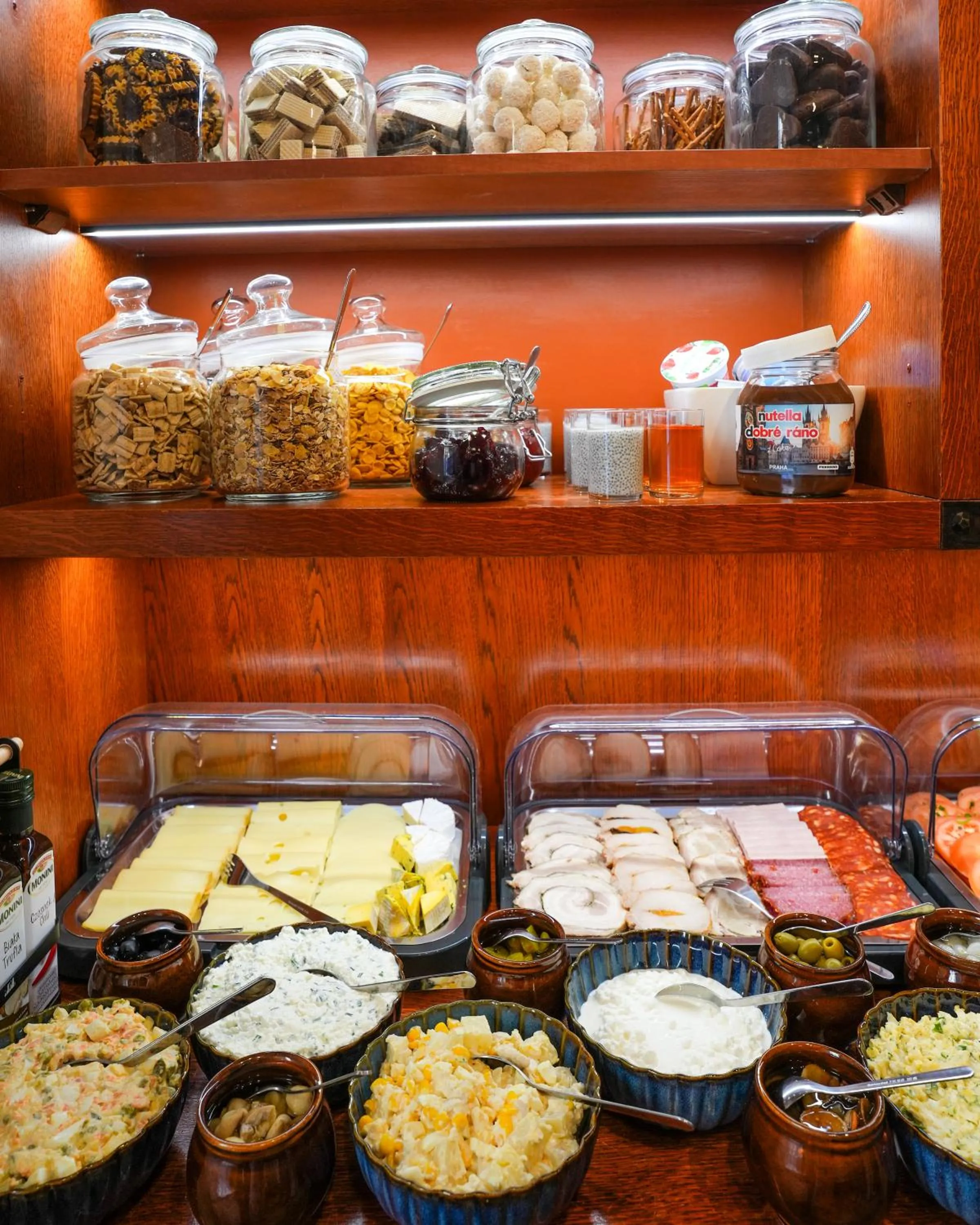 Food and drinks in Villa Admiral