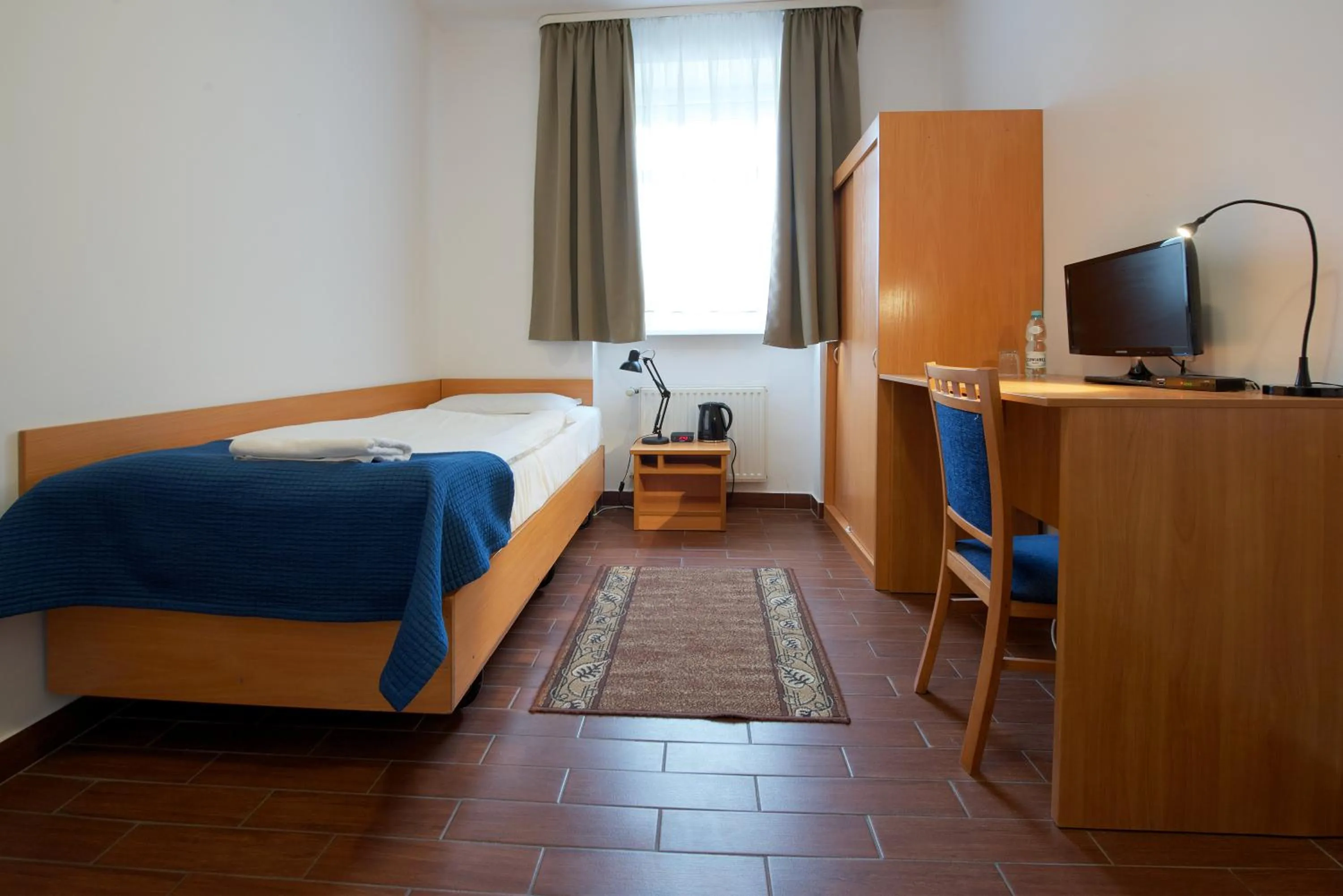 Photo of the whole room, Bed in Hotel Miramar