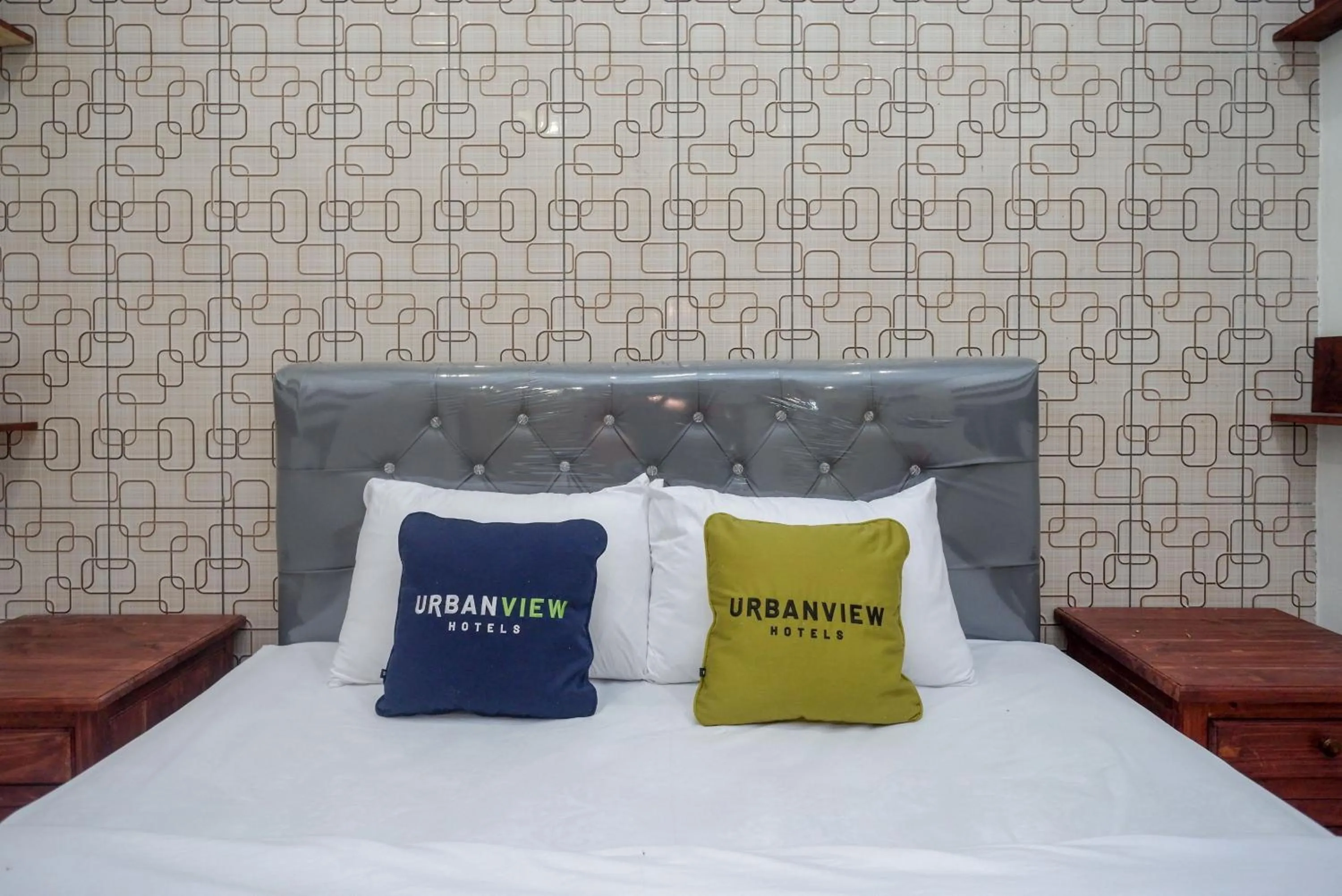 Bedroom, Bed in Urbanview Hotel Mountain Palace Kopeng