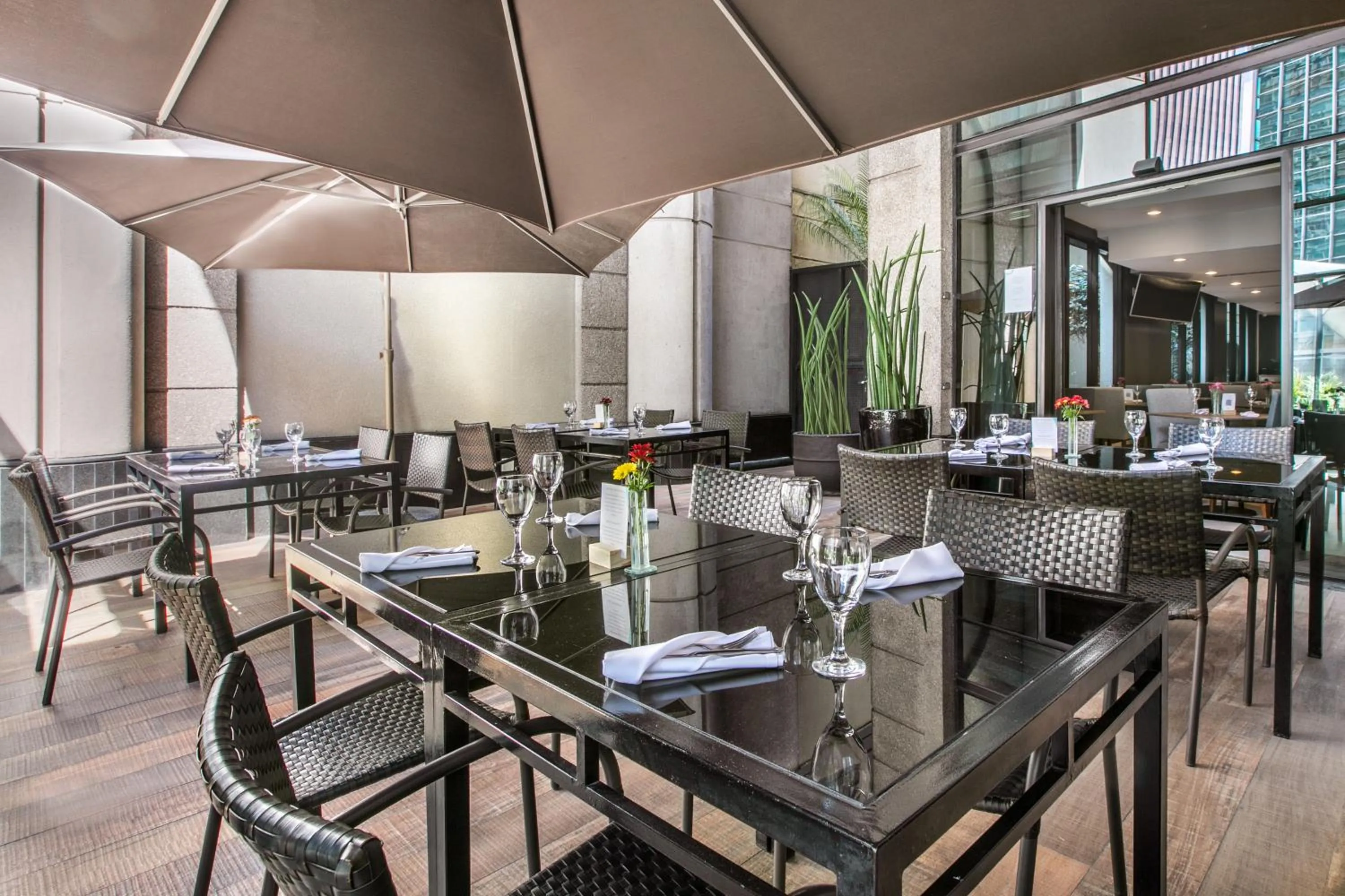 Restaurant/places to eat in Meliá Paulista