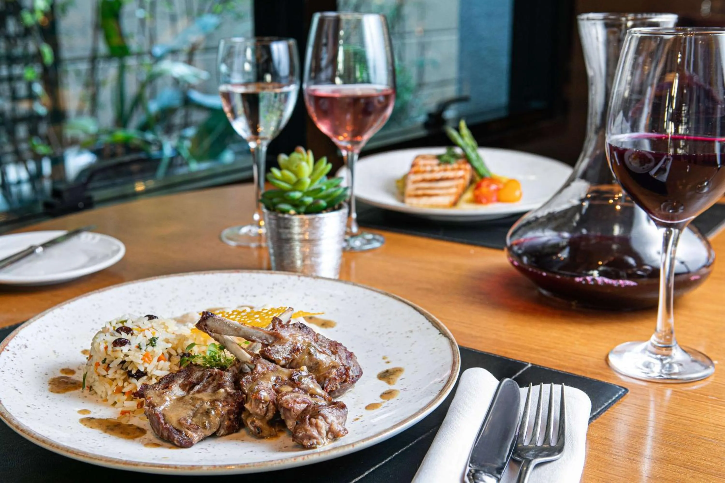 Restaurant/places to eat in Meliá Paulista