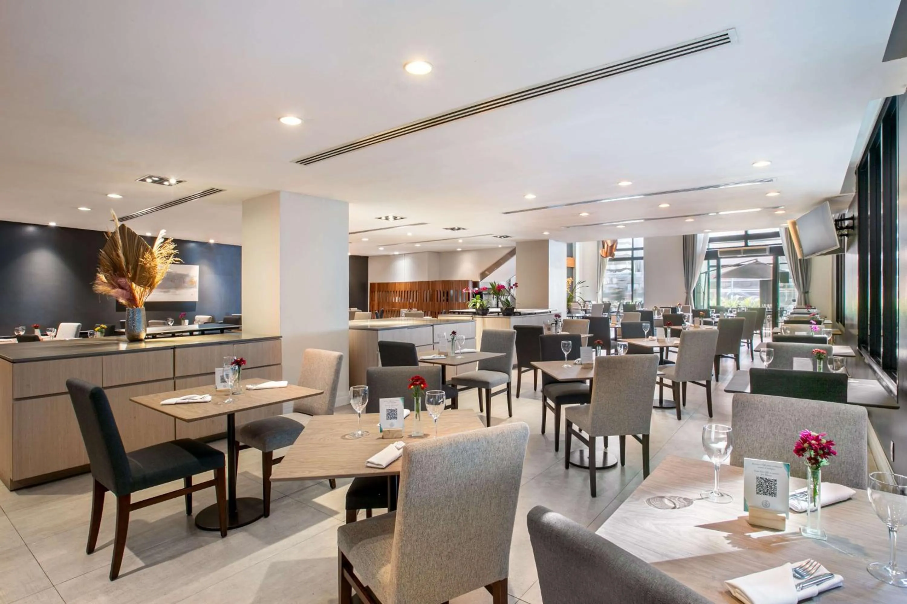 Restaurant/places to eat in Meliá Paulista