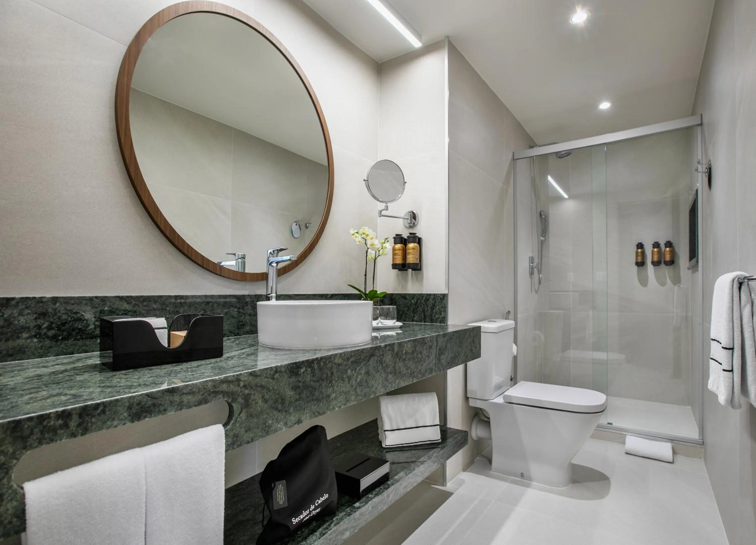 Bathroom in Meliá Paulista