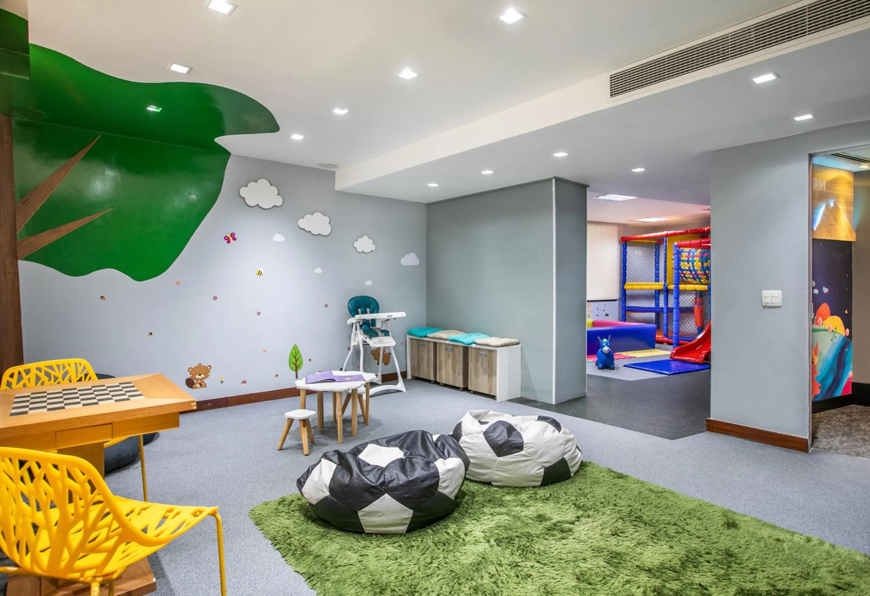 children in Meliá Paulista