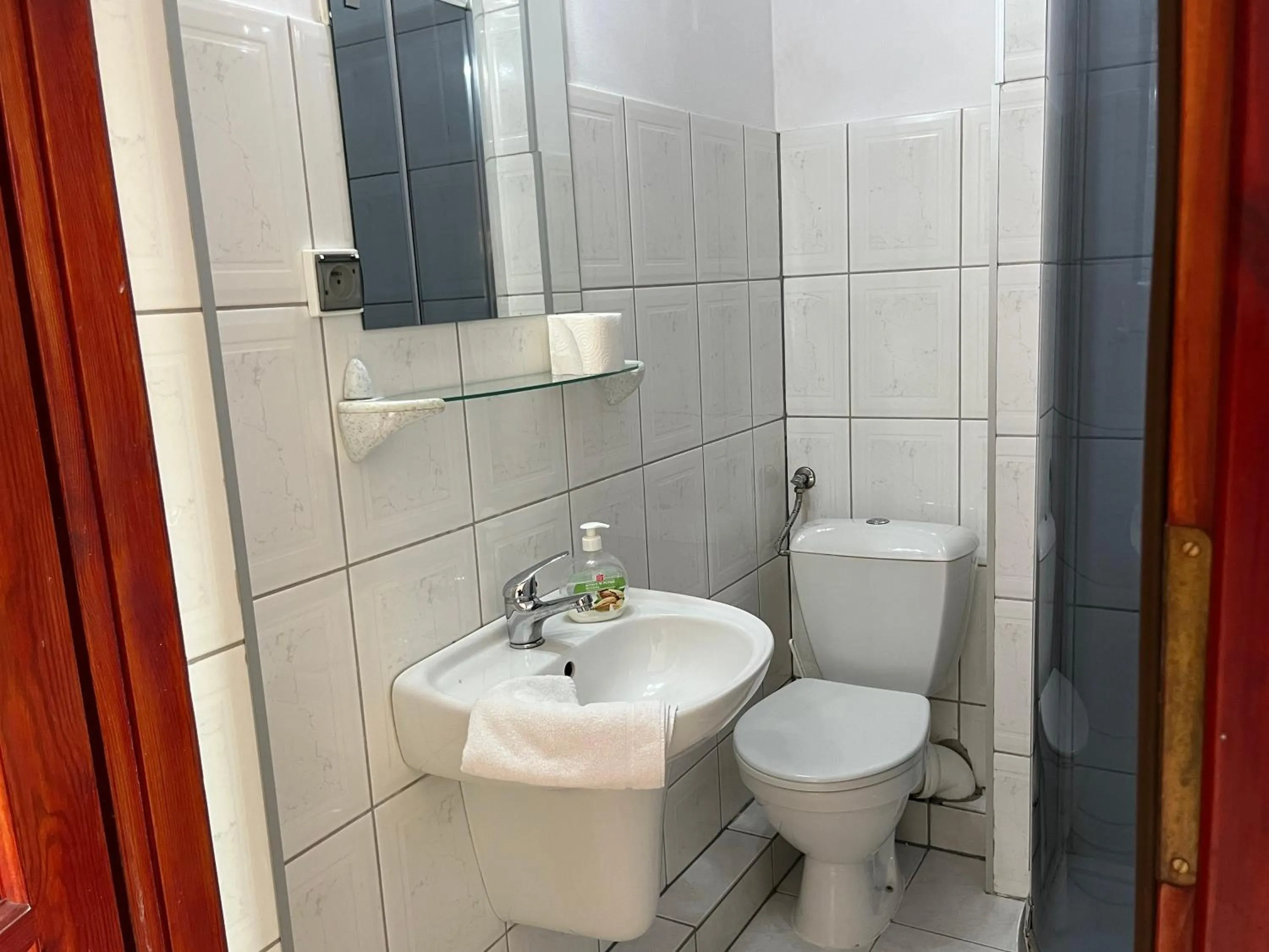 Bathroom in Prohibicja Peter's Pub