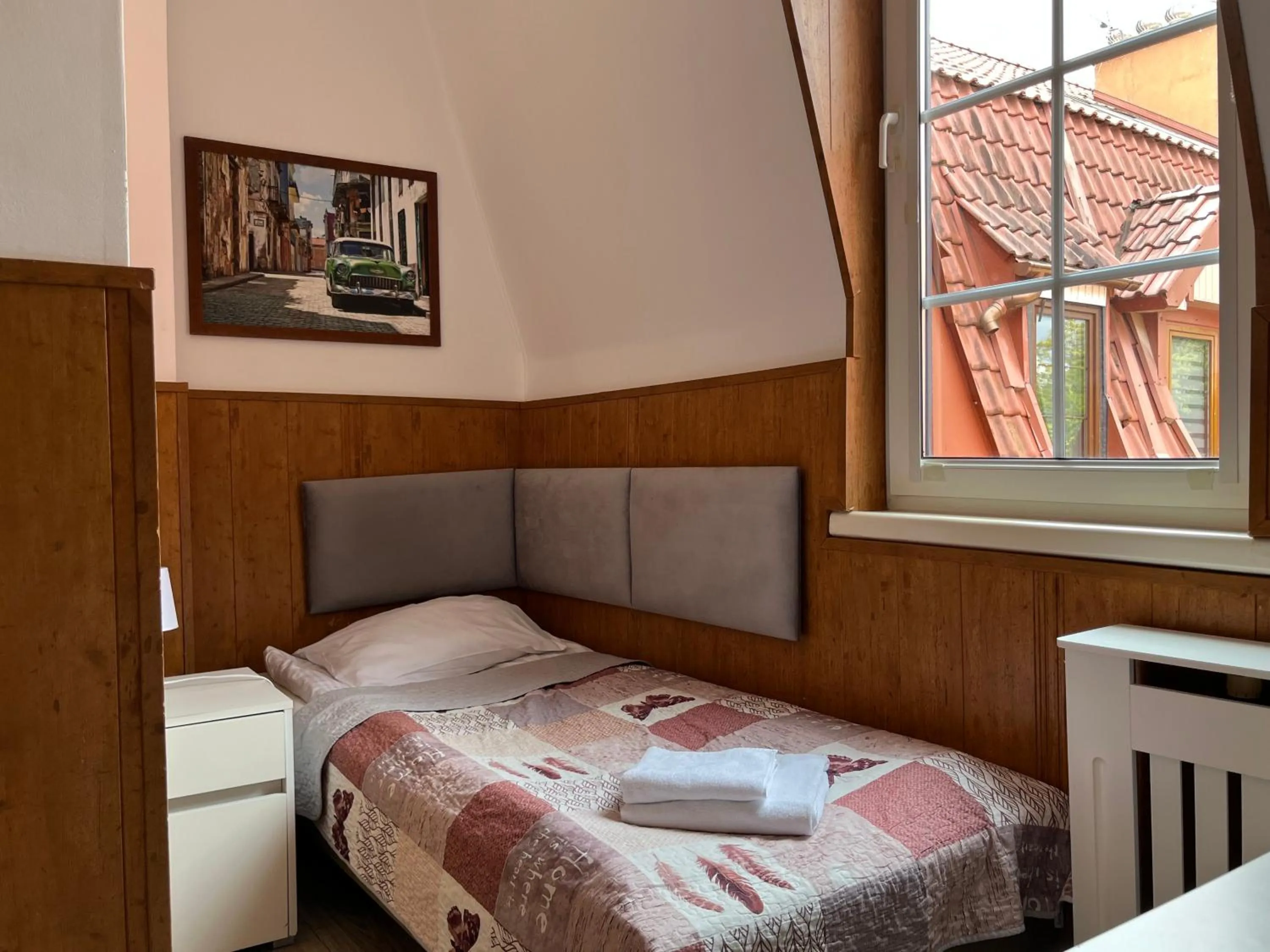 Bed in Prohibicja Peter's Pub