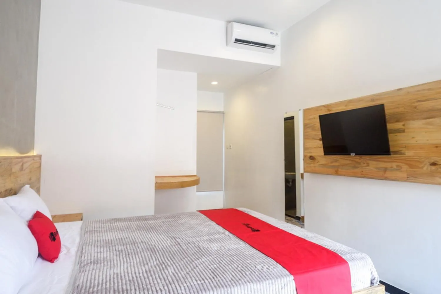 Bedroom, Bed in RedDoorz @ Klaten City