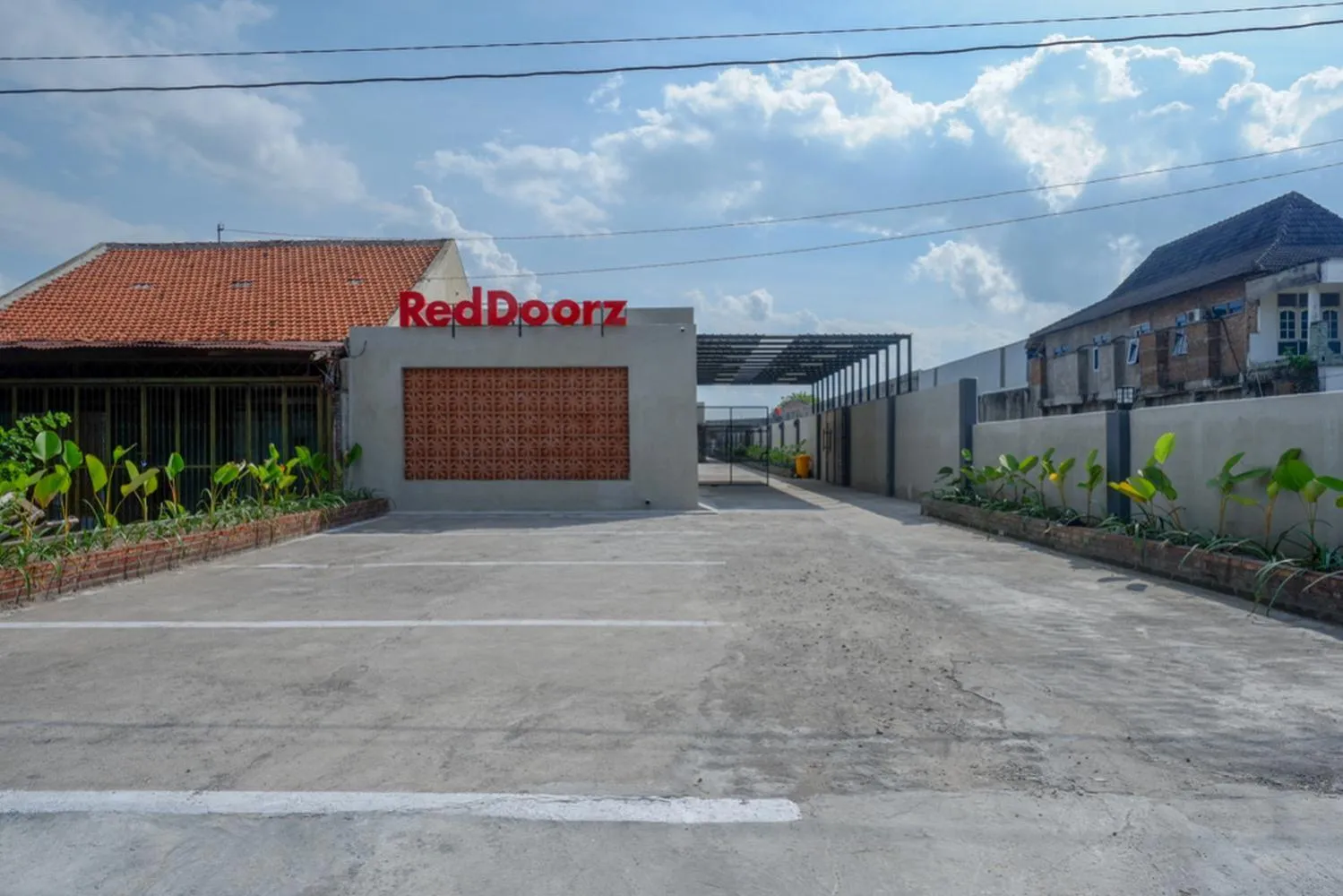 Property logo or sign in RedDoorz @ Klaten City