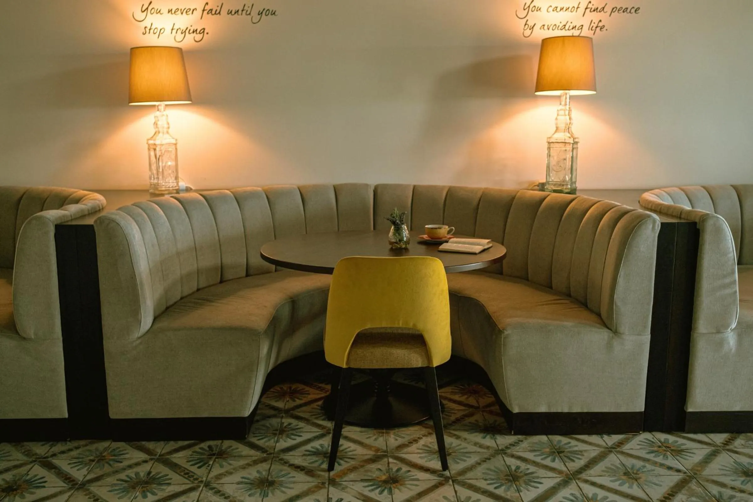 Restaurant/places to eat in Solar Alvura Boutique Hotel