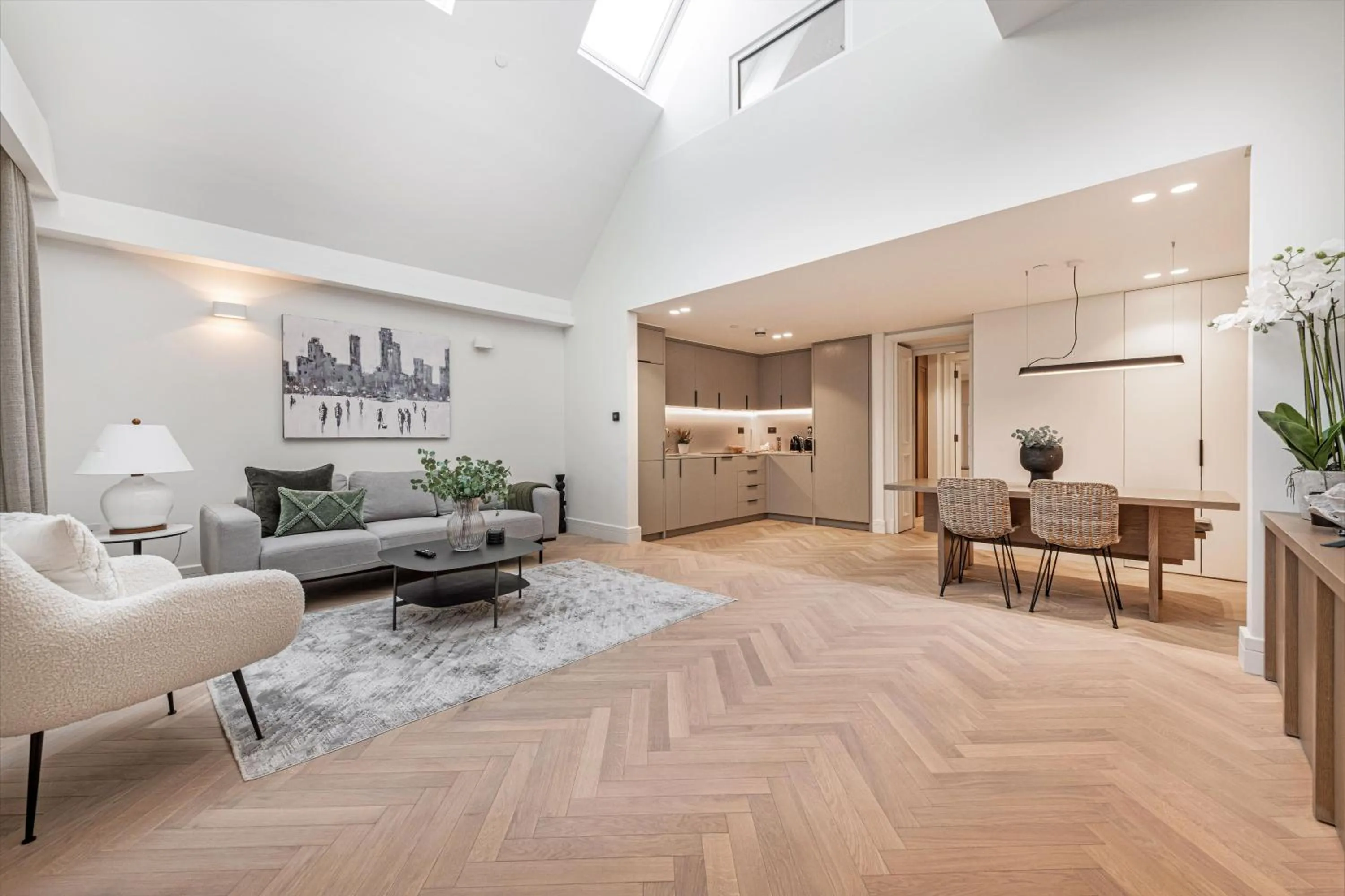 Living room in Covent Garden Piazza by Stayo