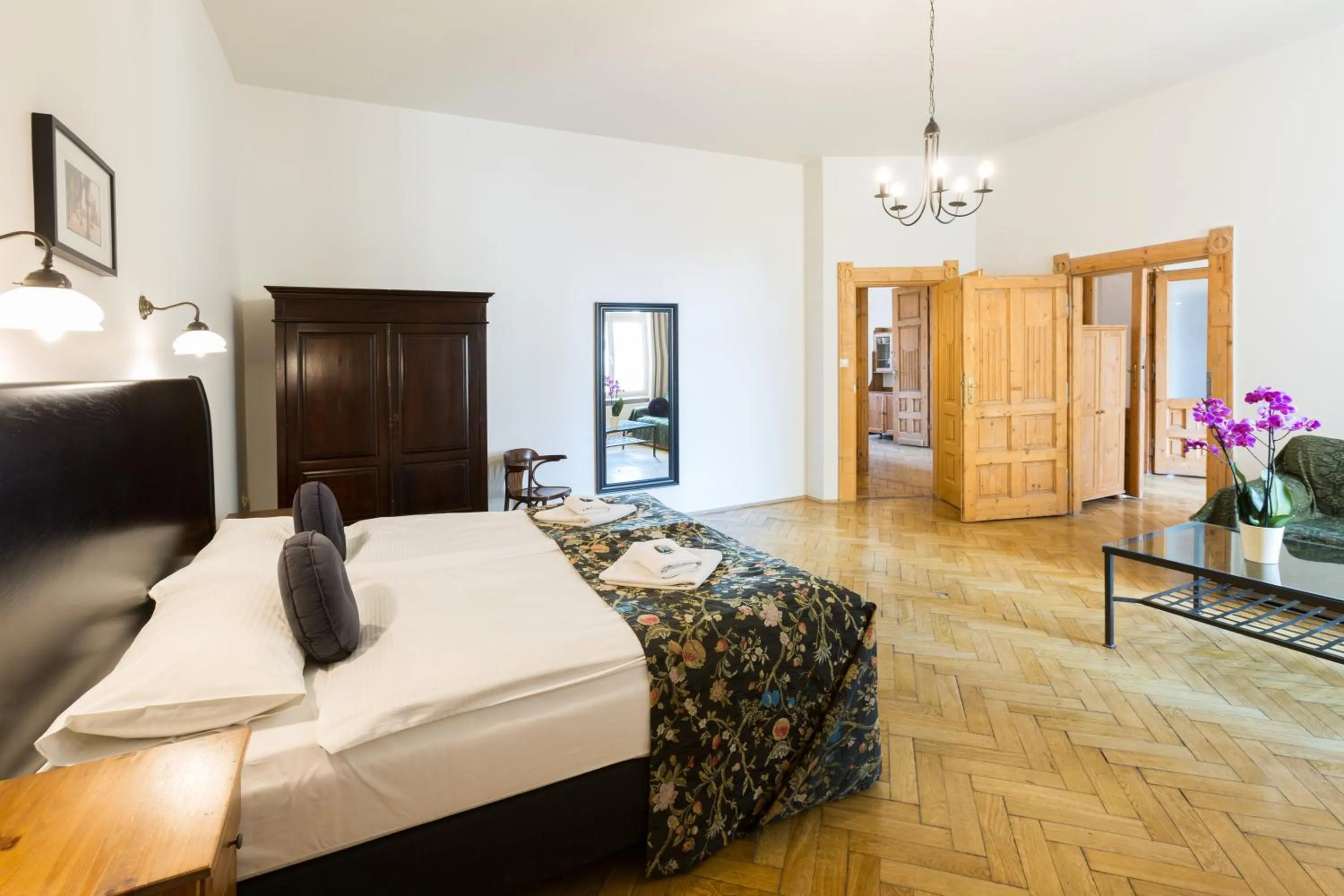 Bed in Antique Apartments Plac Szczepański