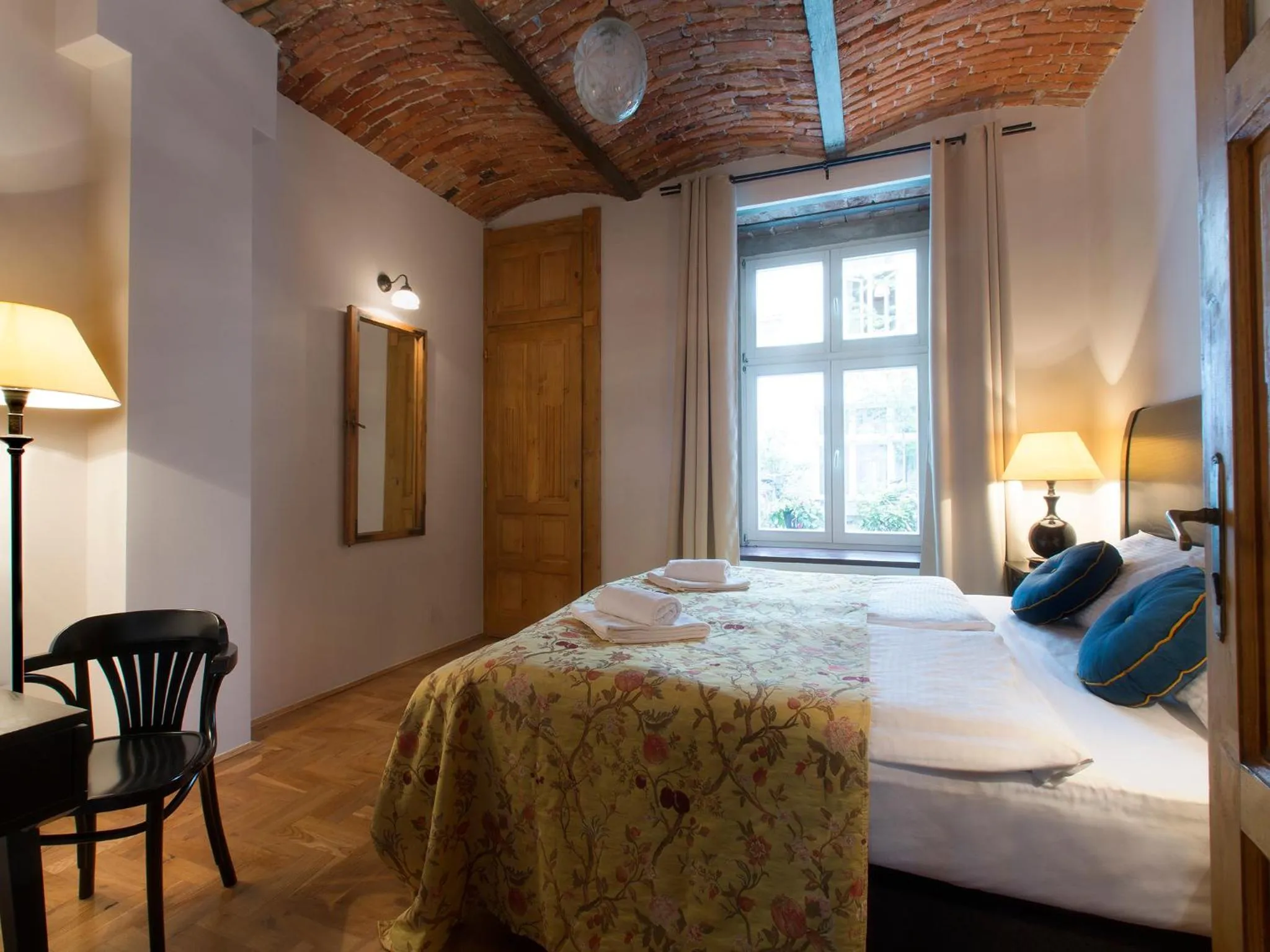 Day, Bed in Antique Apartments Plac Szczepański