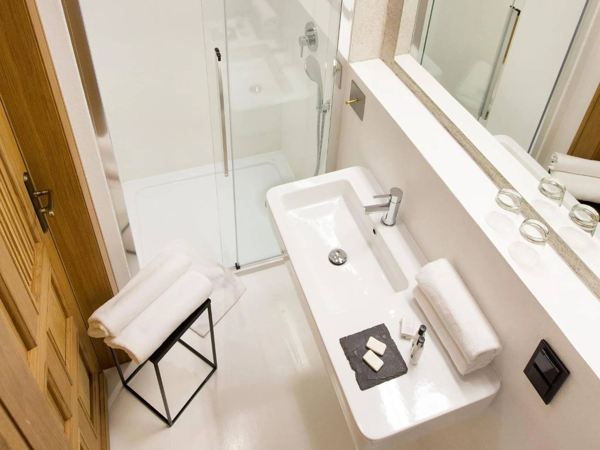 Bathroom in Antique Apartments Plac Szczepański