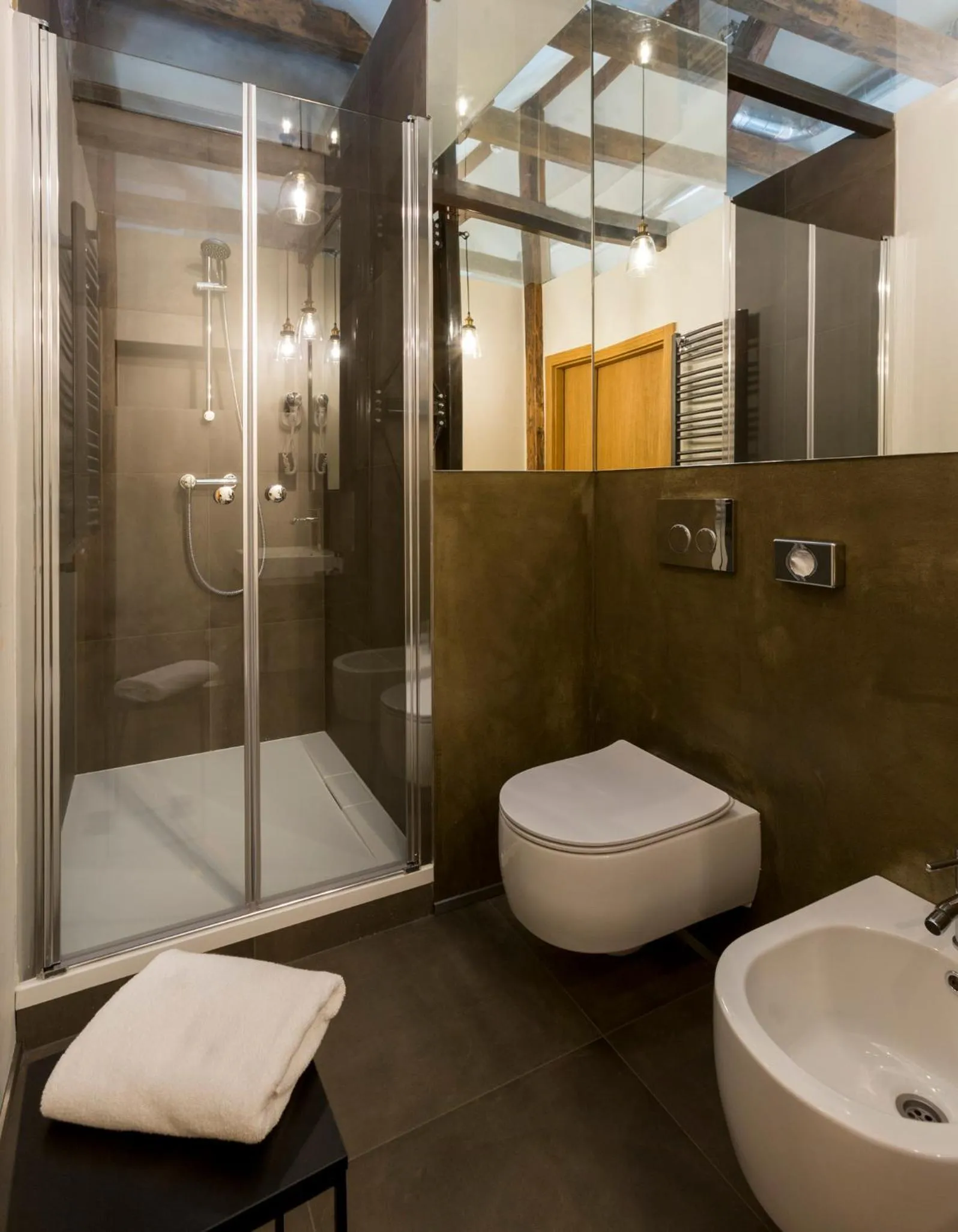 Bathroom in Antique Apartments Plac Szczepański