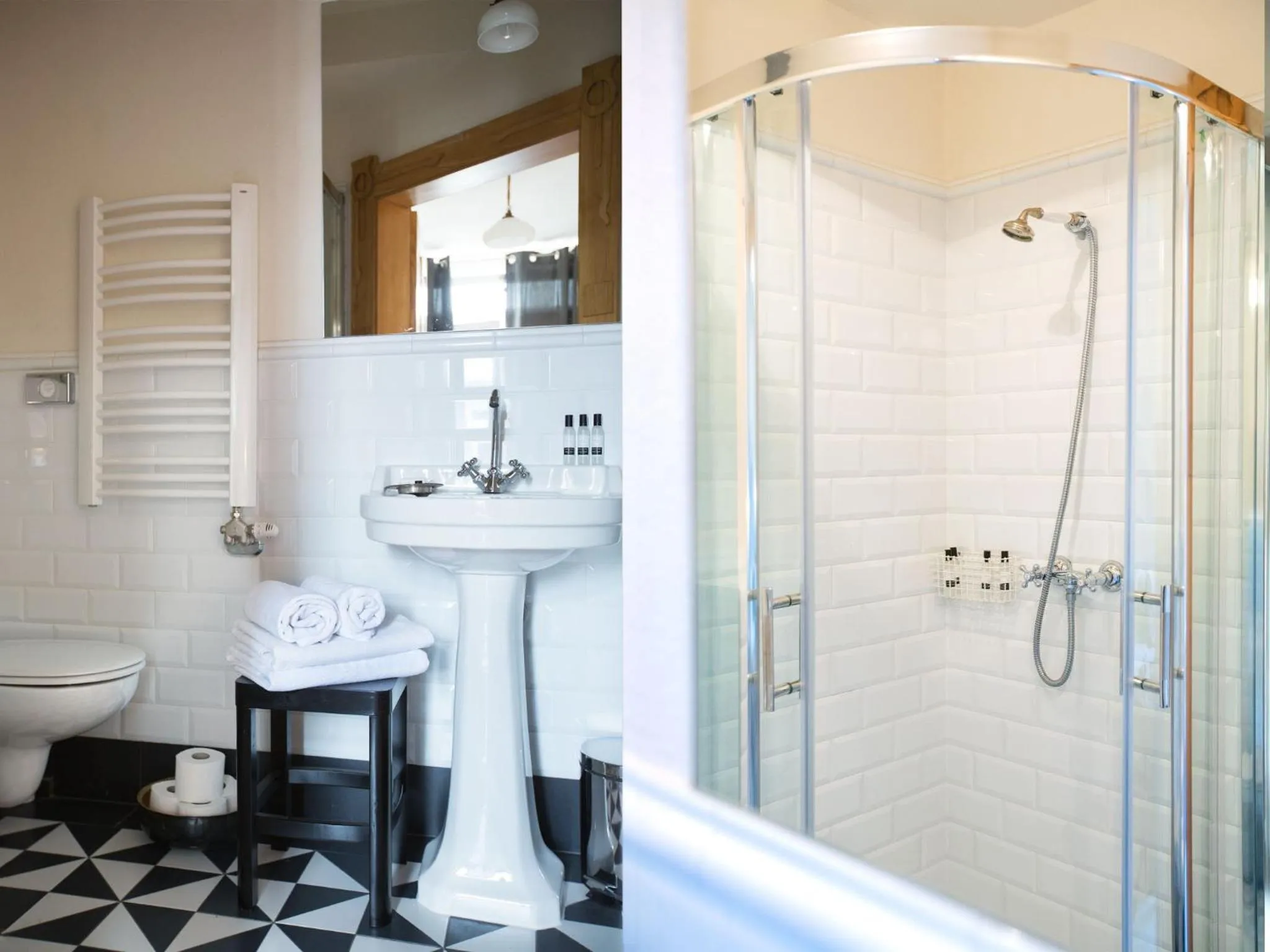 Bathroom in Antique Apartments Plac Szczepański