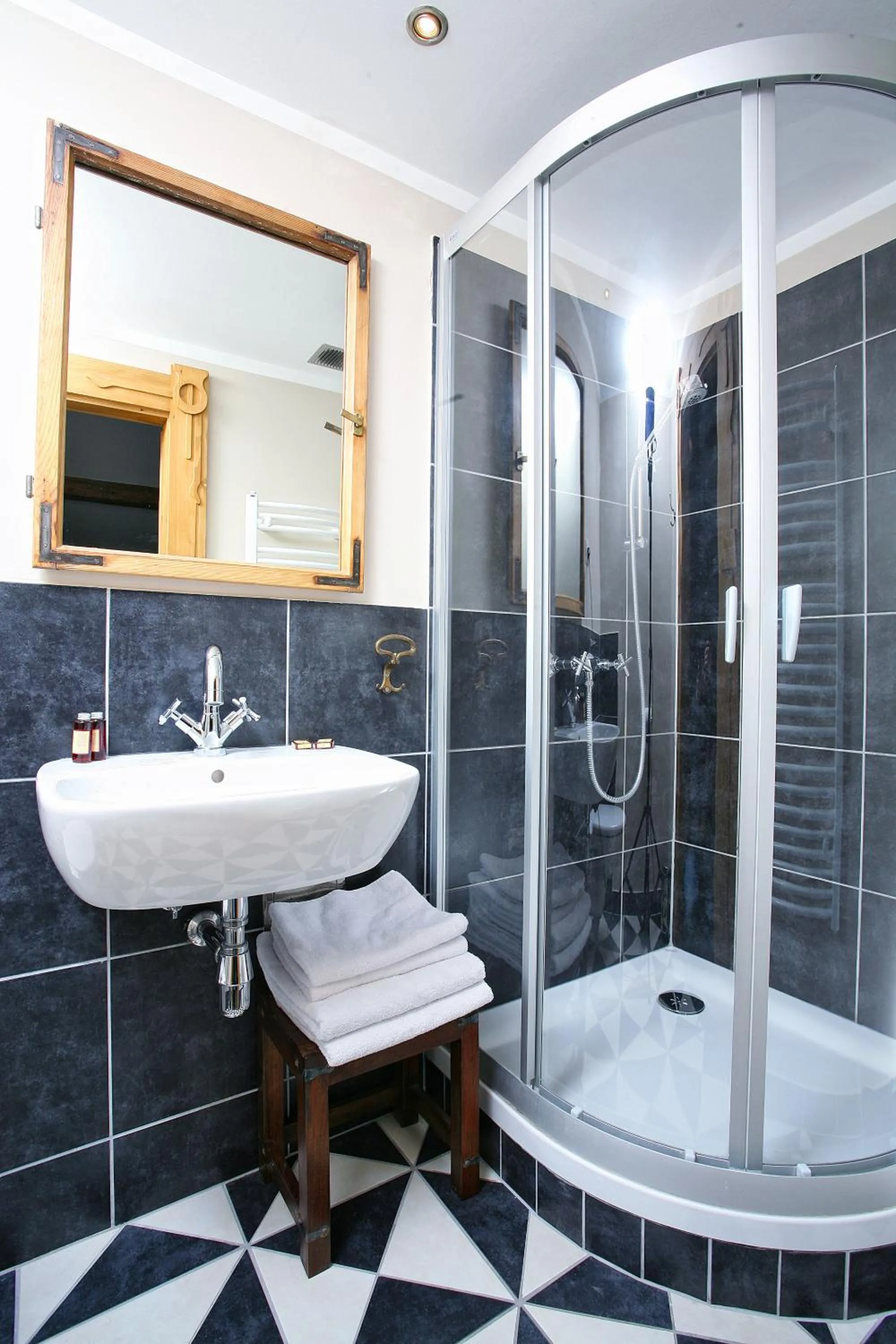 Bathroom in Antique Apartments Plac Szczepański