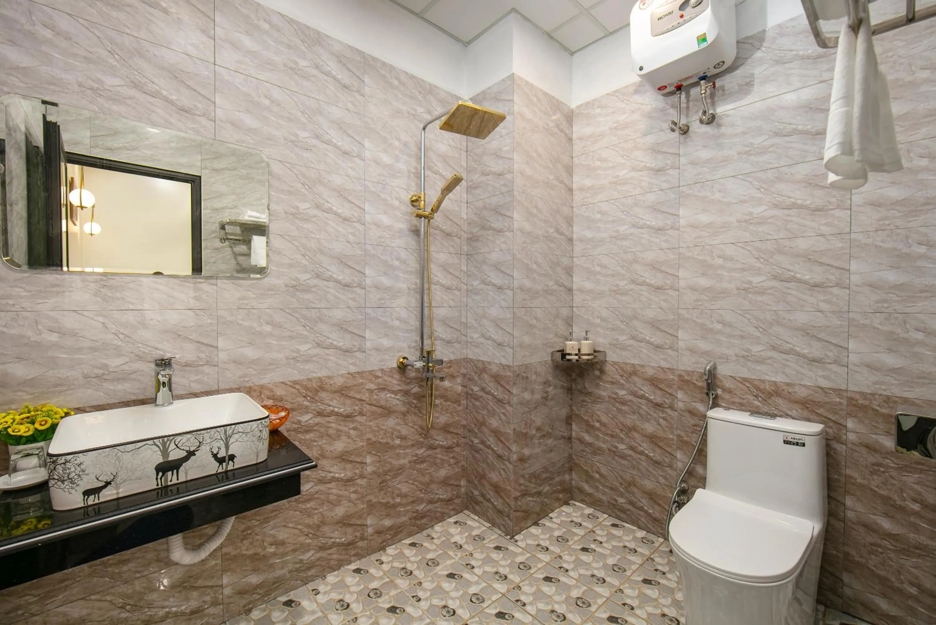 Shower in Hanoi Airport Suites Hostel & Travel