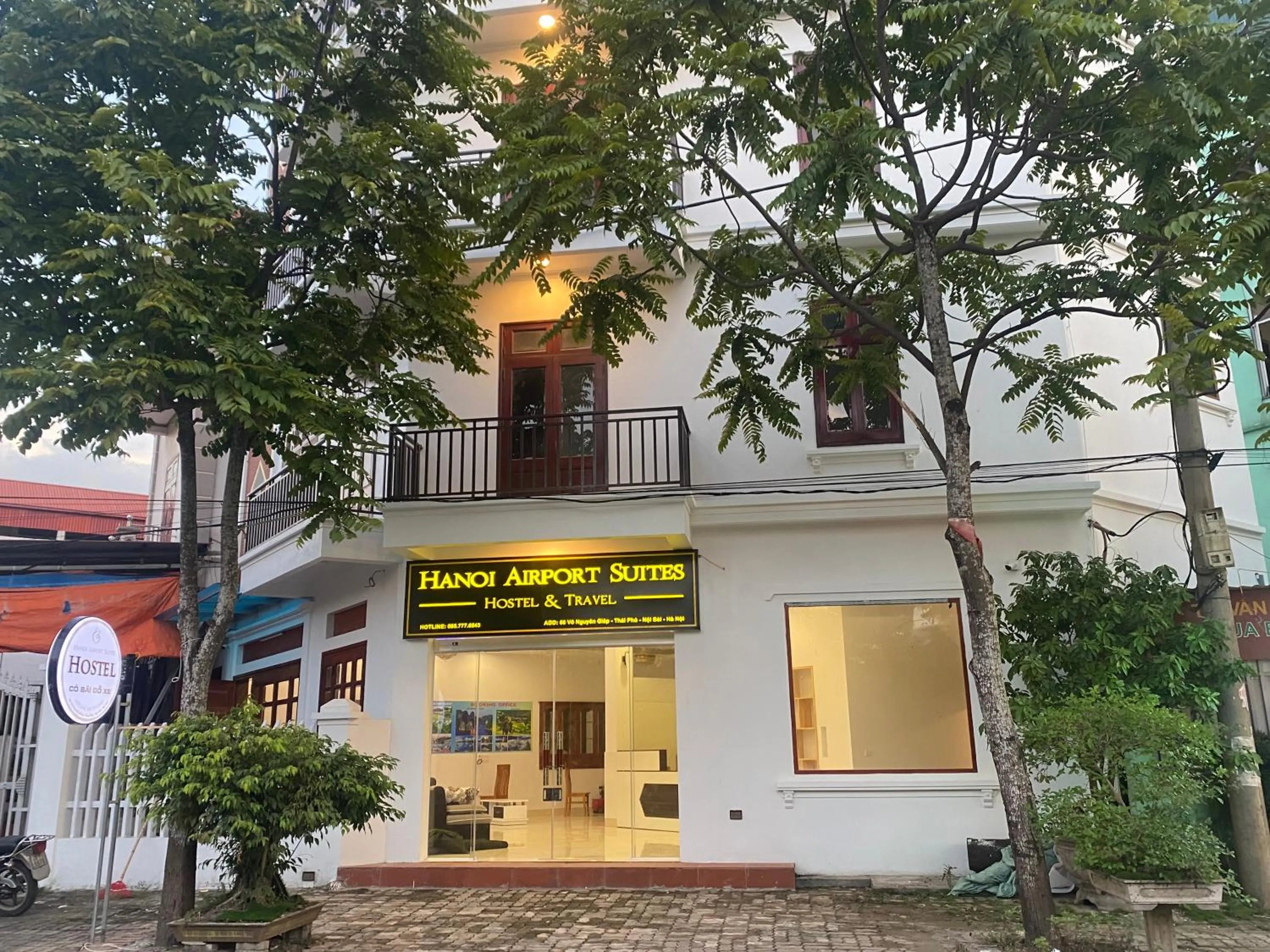 Property building in Hanoi Airport Suites Hostel & Travel