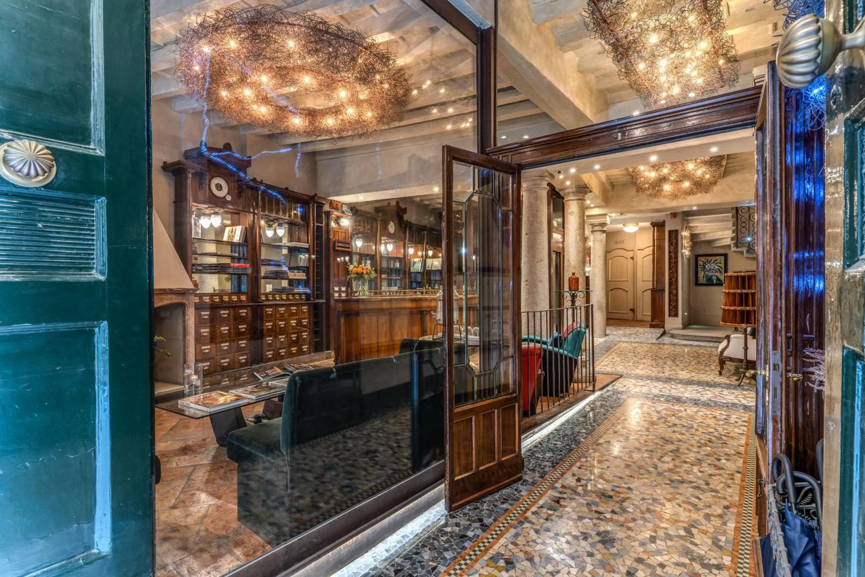 Lobby or reception in Hotel Santa Marta Suites