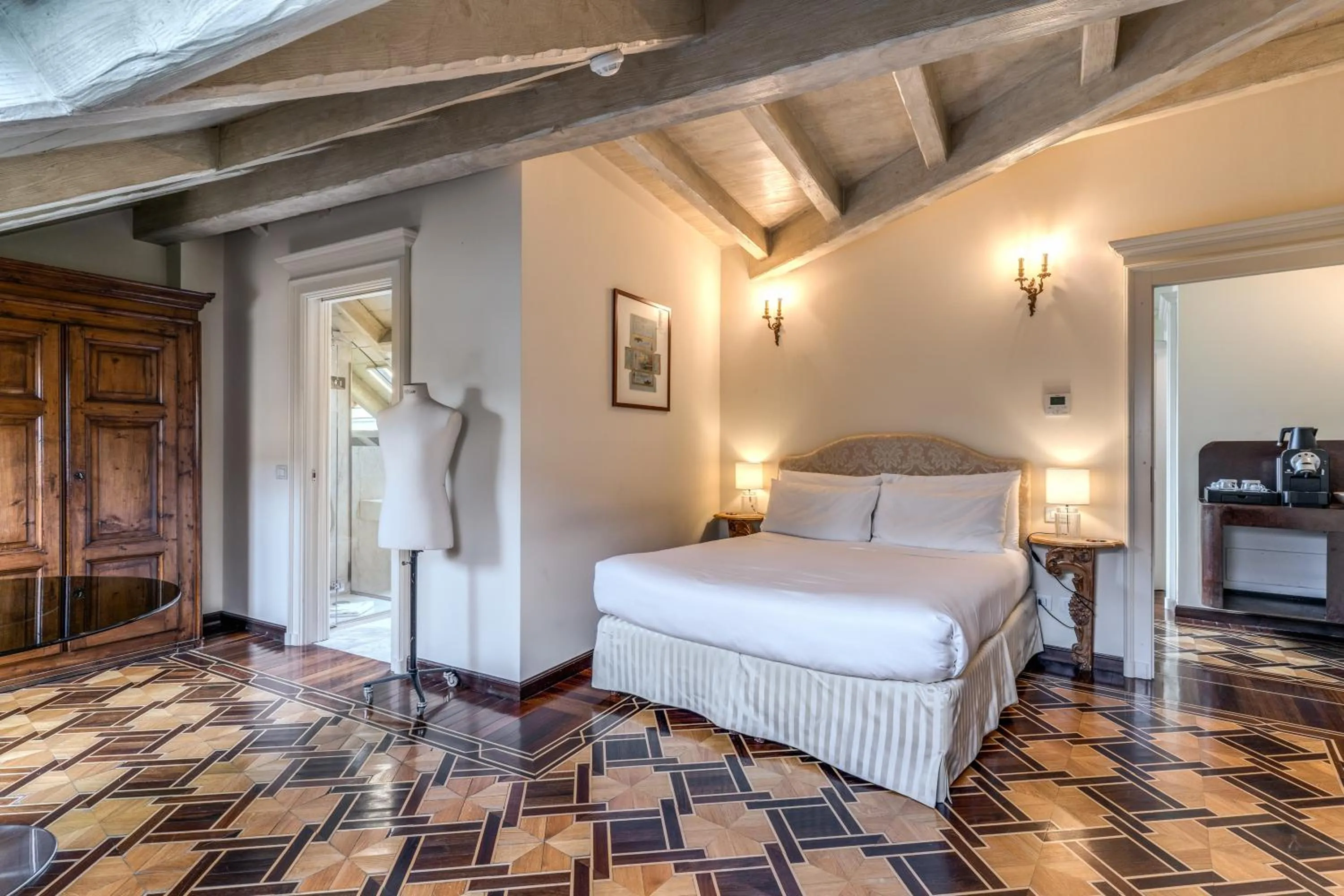 Bedroom, Bed in Hotel Santa Marta Suites