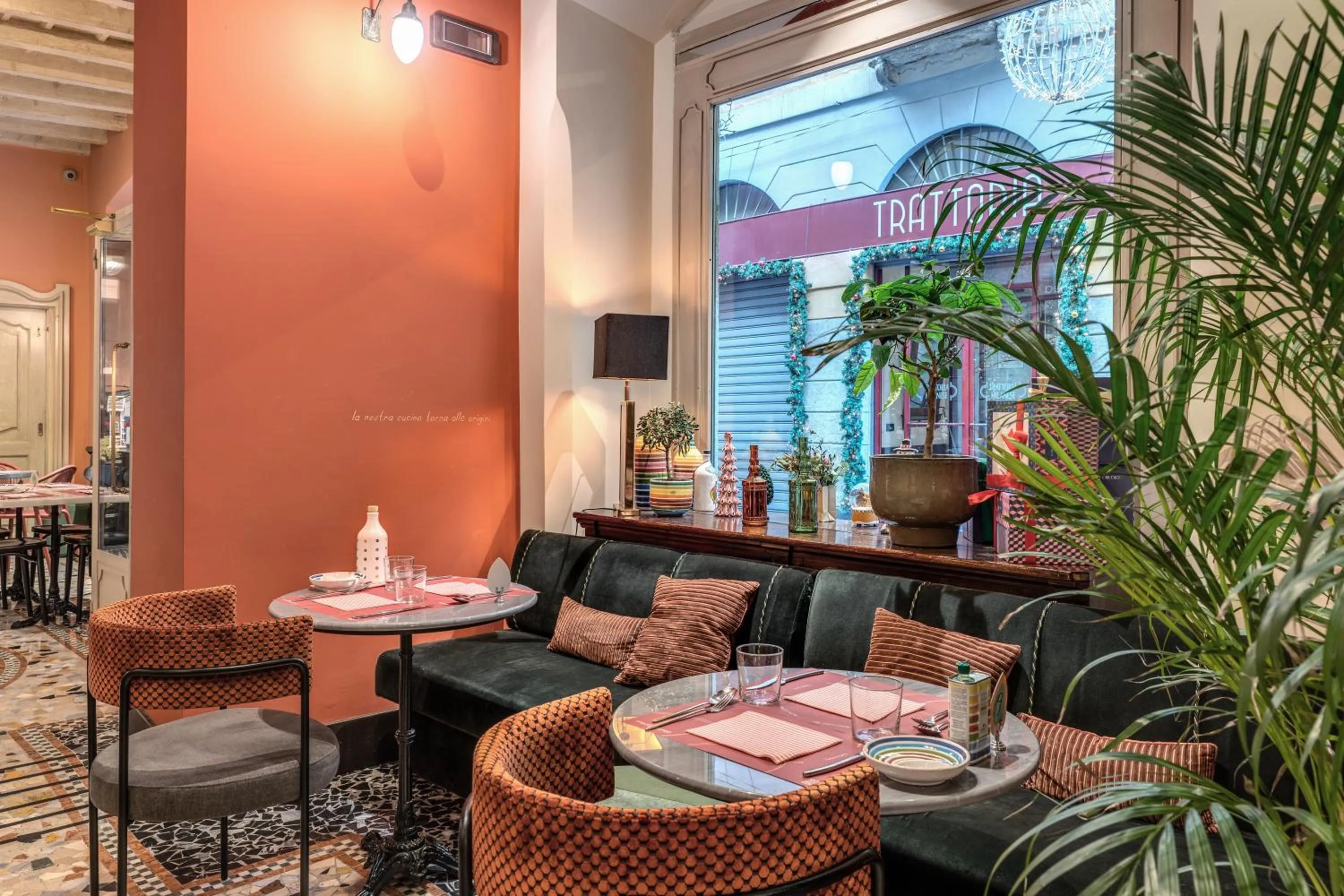 Restaurant/places to eat in Hotel Santa Marta Suites