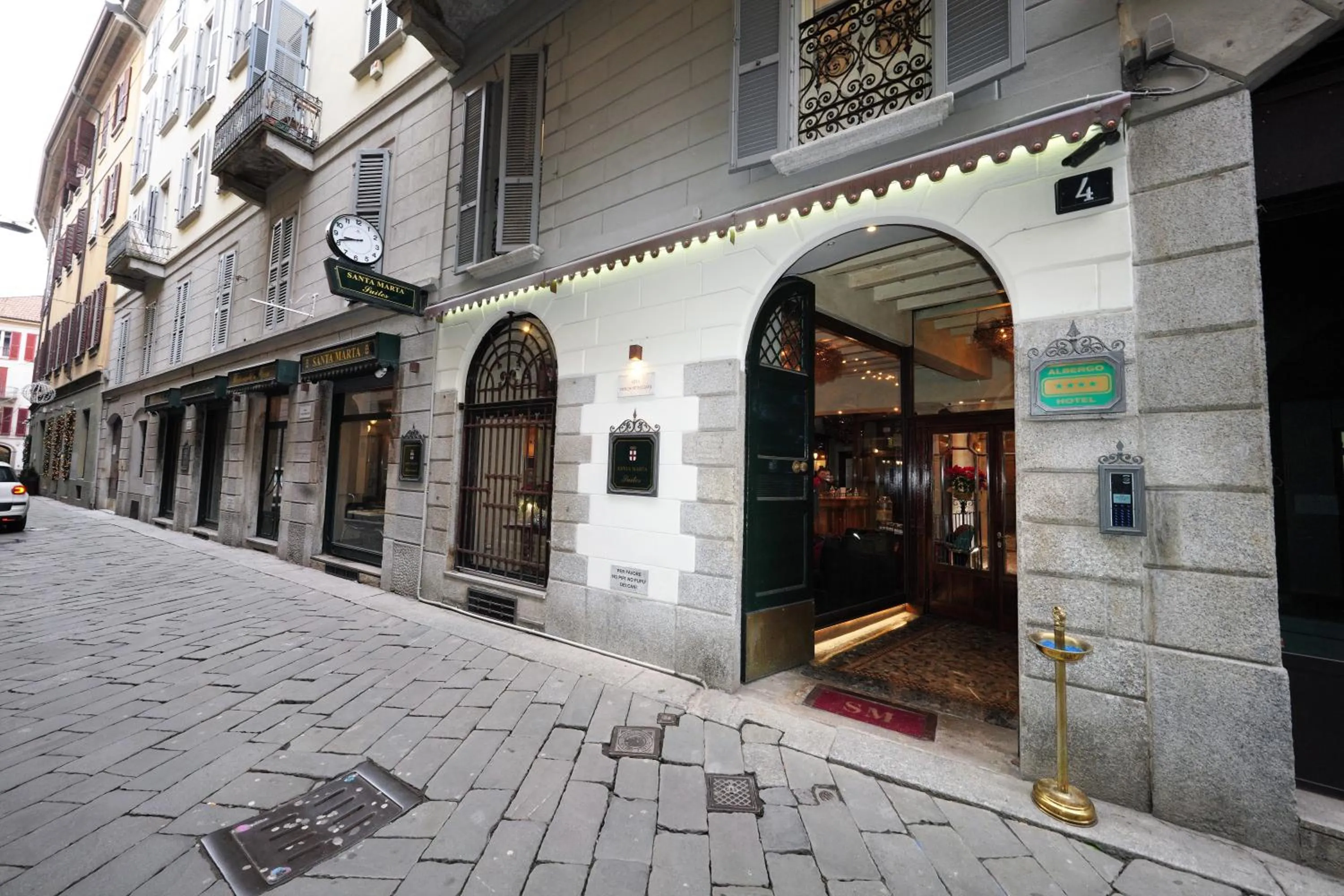 Property building in Hotel Santa Marta Suites