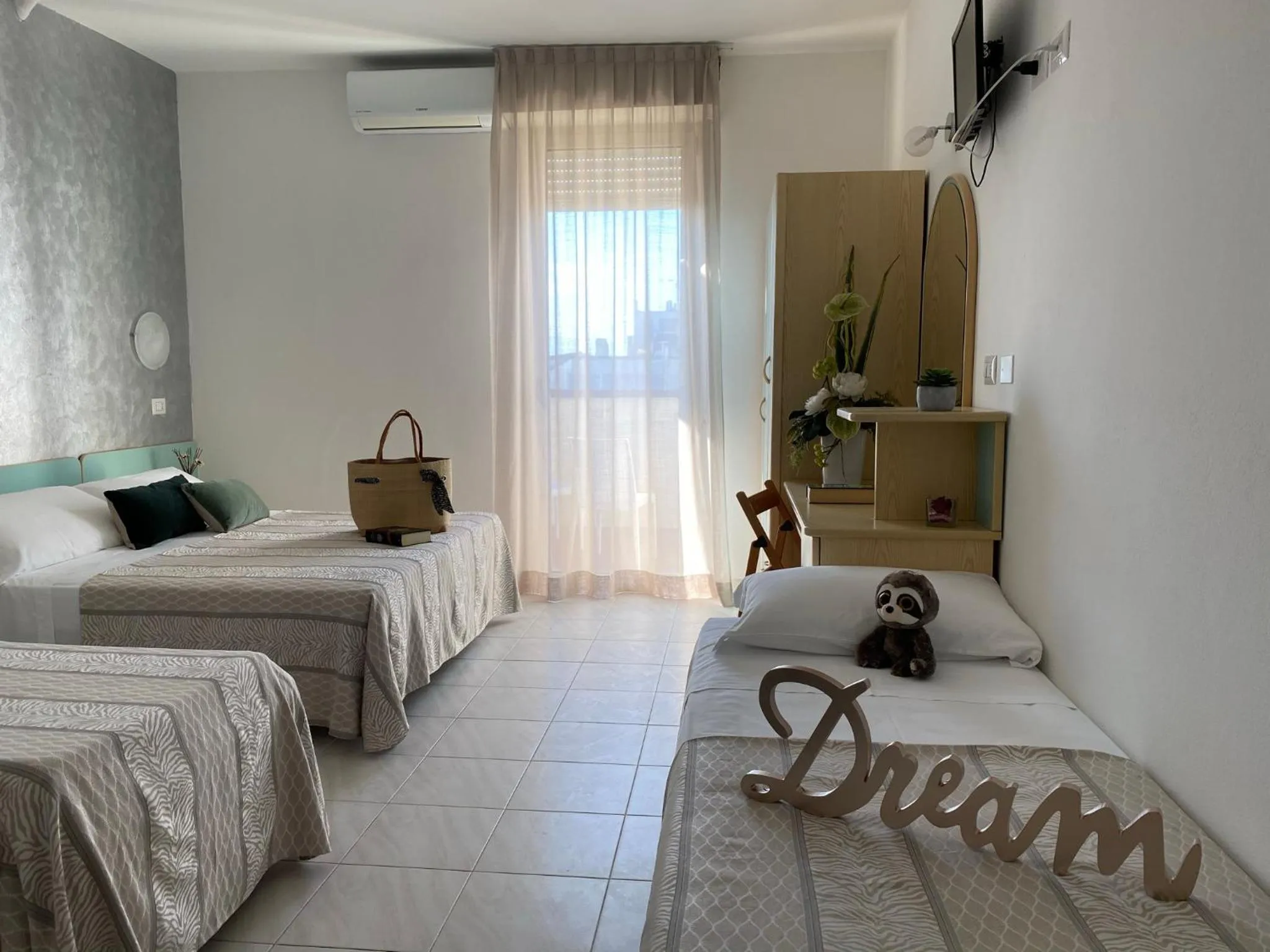 Bedroom in Hotel Jumbo