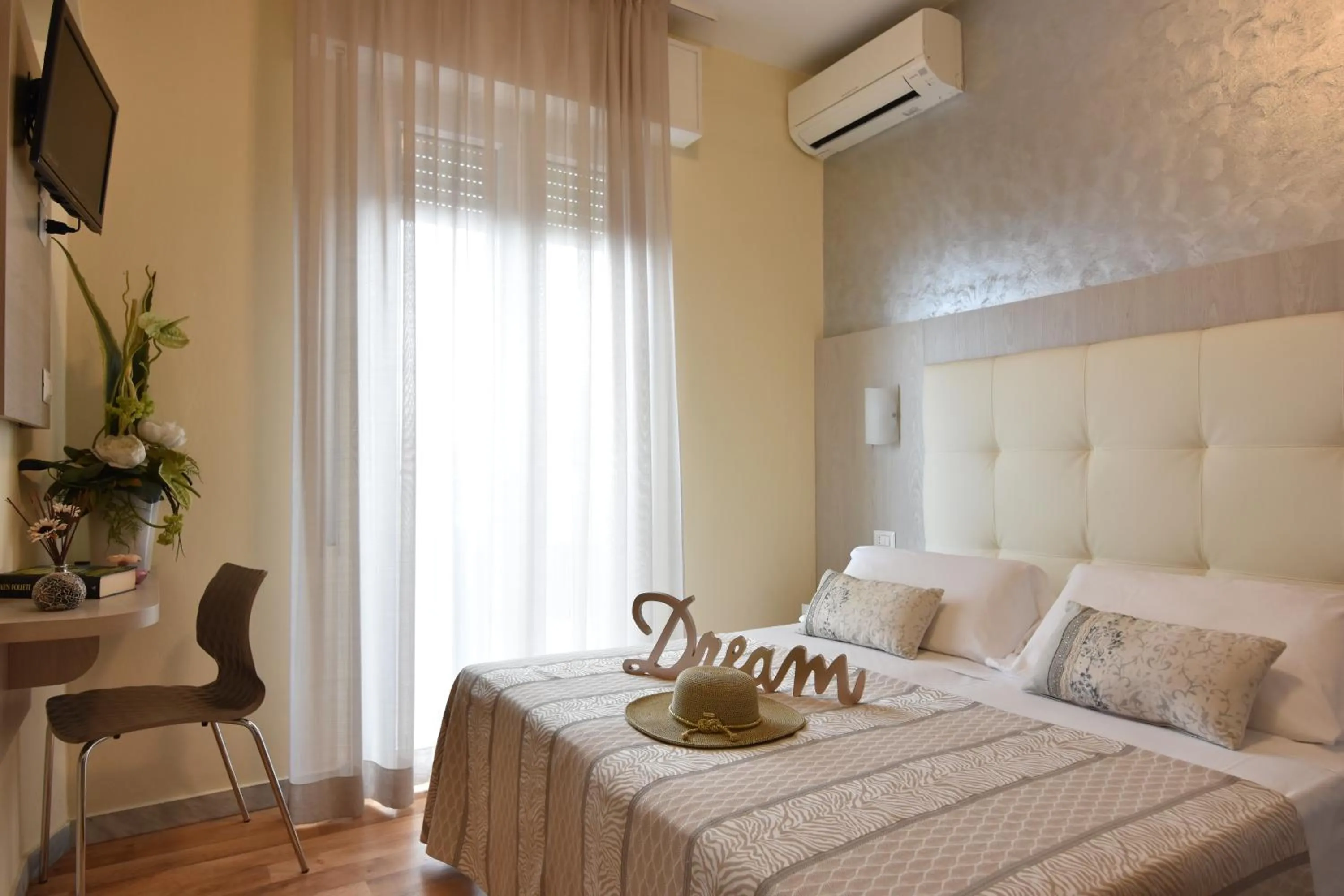 Bedroom in Hotel Jumbo