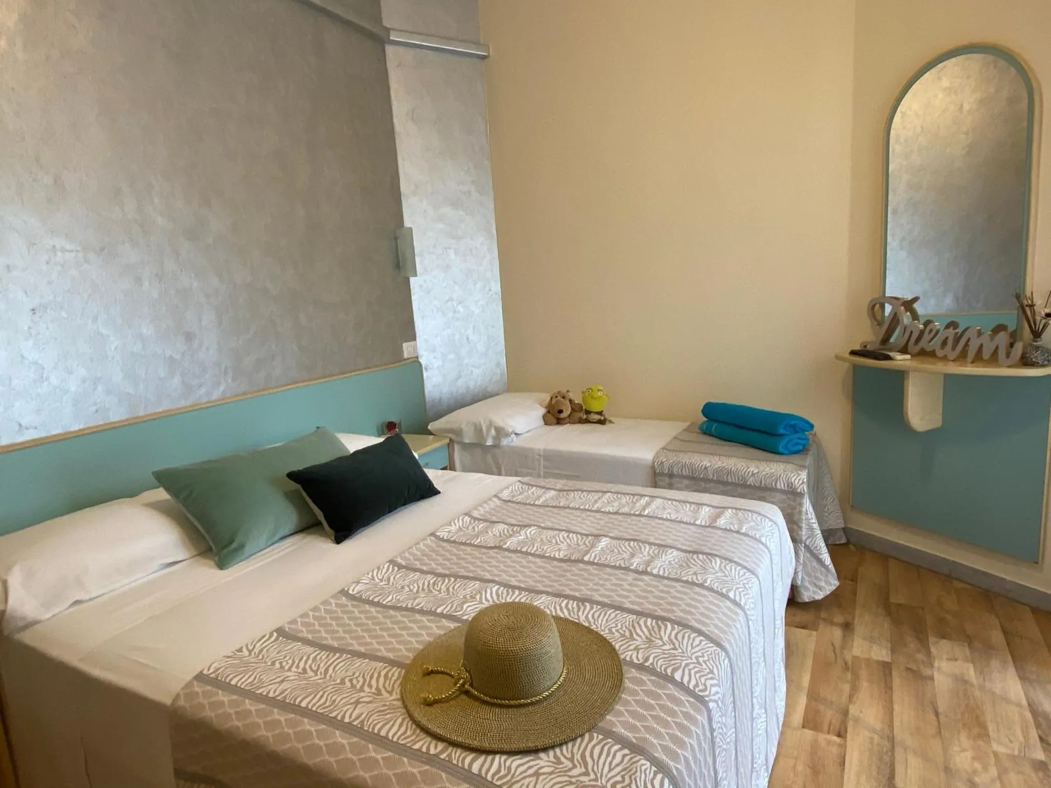 Bedroom in Hotel Jumbo