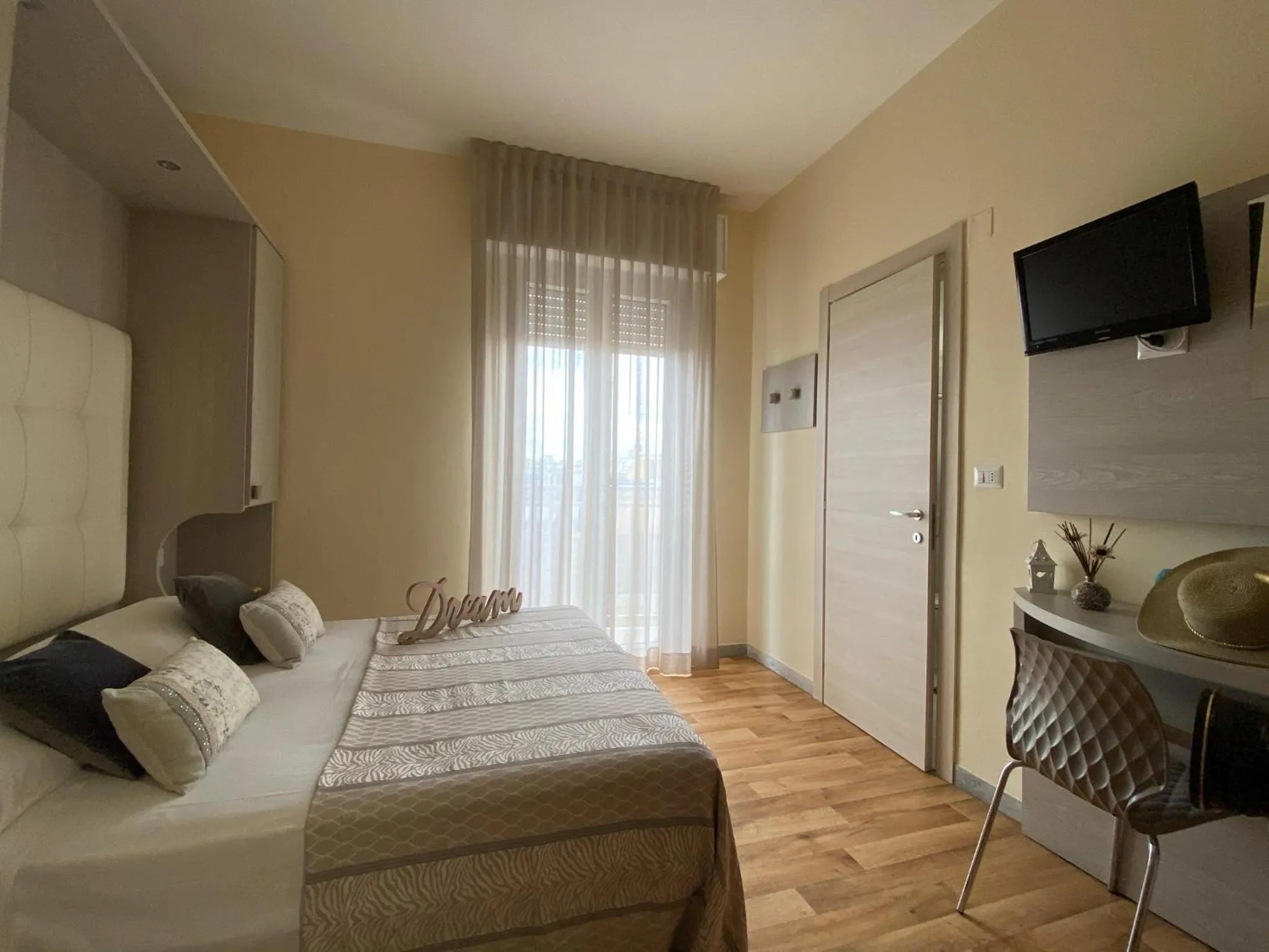 Bedroom in Hotel Jumbo