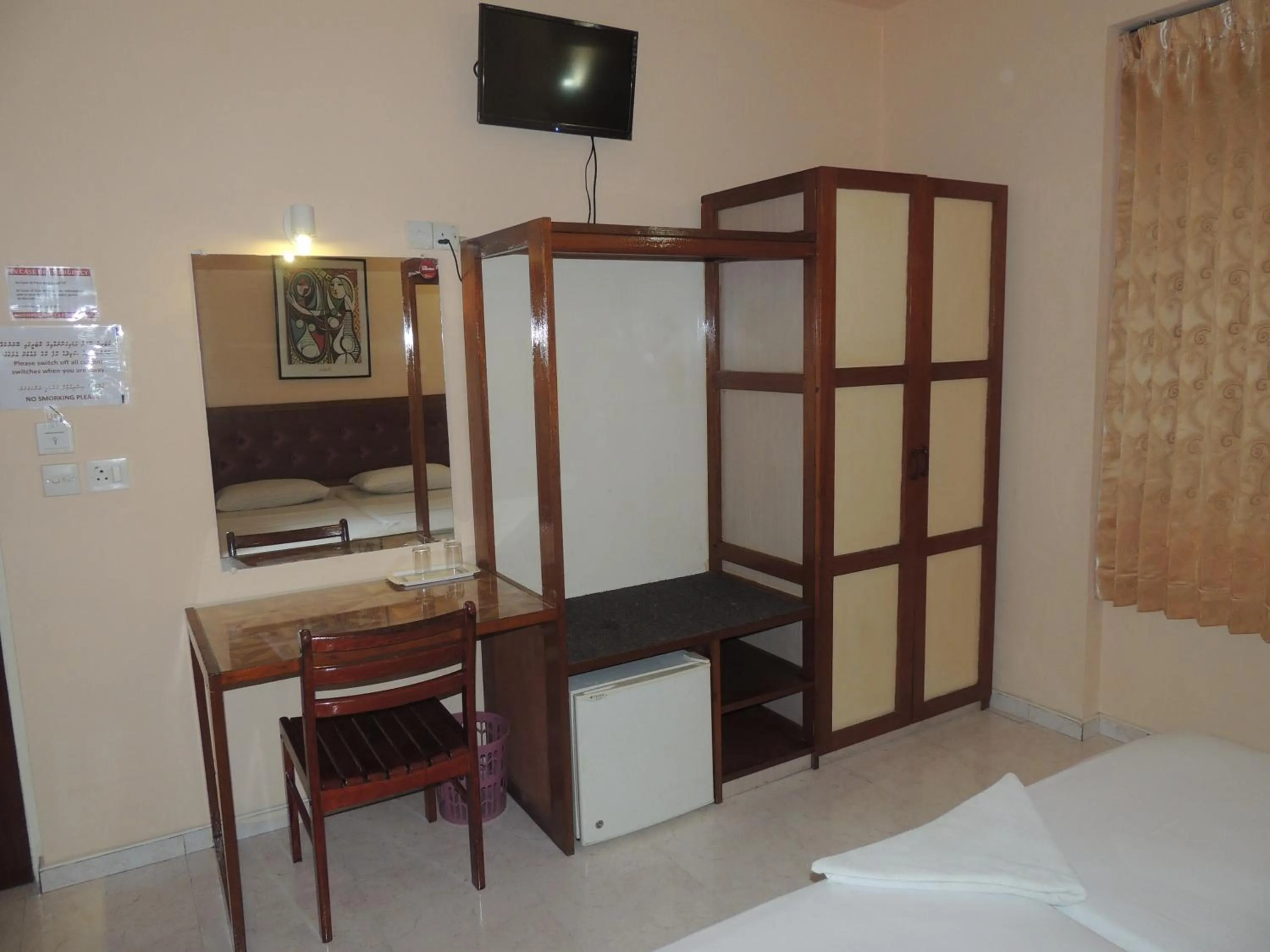 TV and multimedia, Bed in Off Day Inn