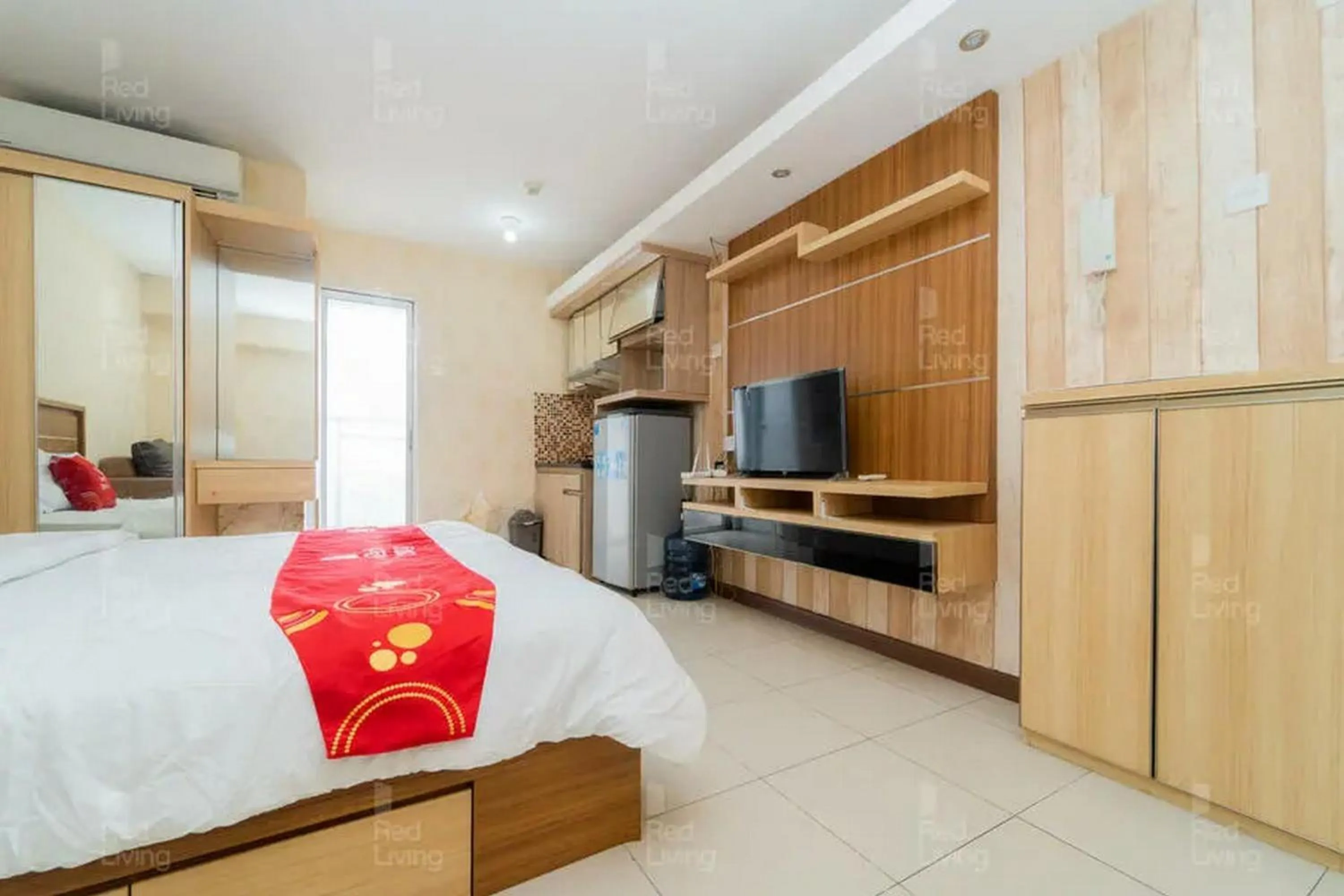 Bedroom, Bed in RedLiving Apartemen Bassura City - Byrin Property Tower Heliconia