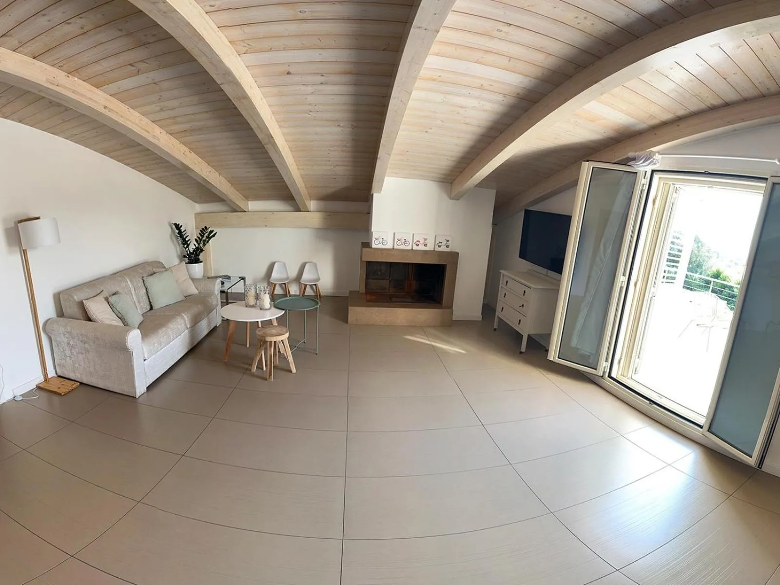 Communal lounge/ TV room in Villa Fiorentino