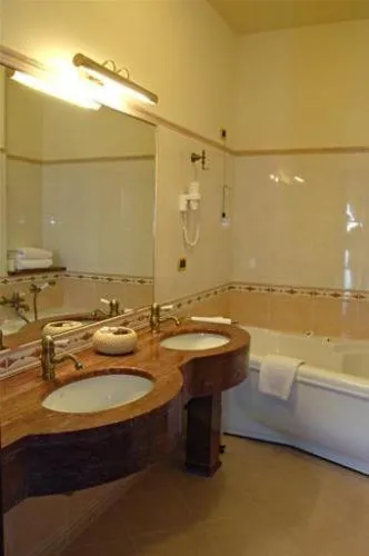 Hot Tub in Hotel Lemi