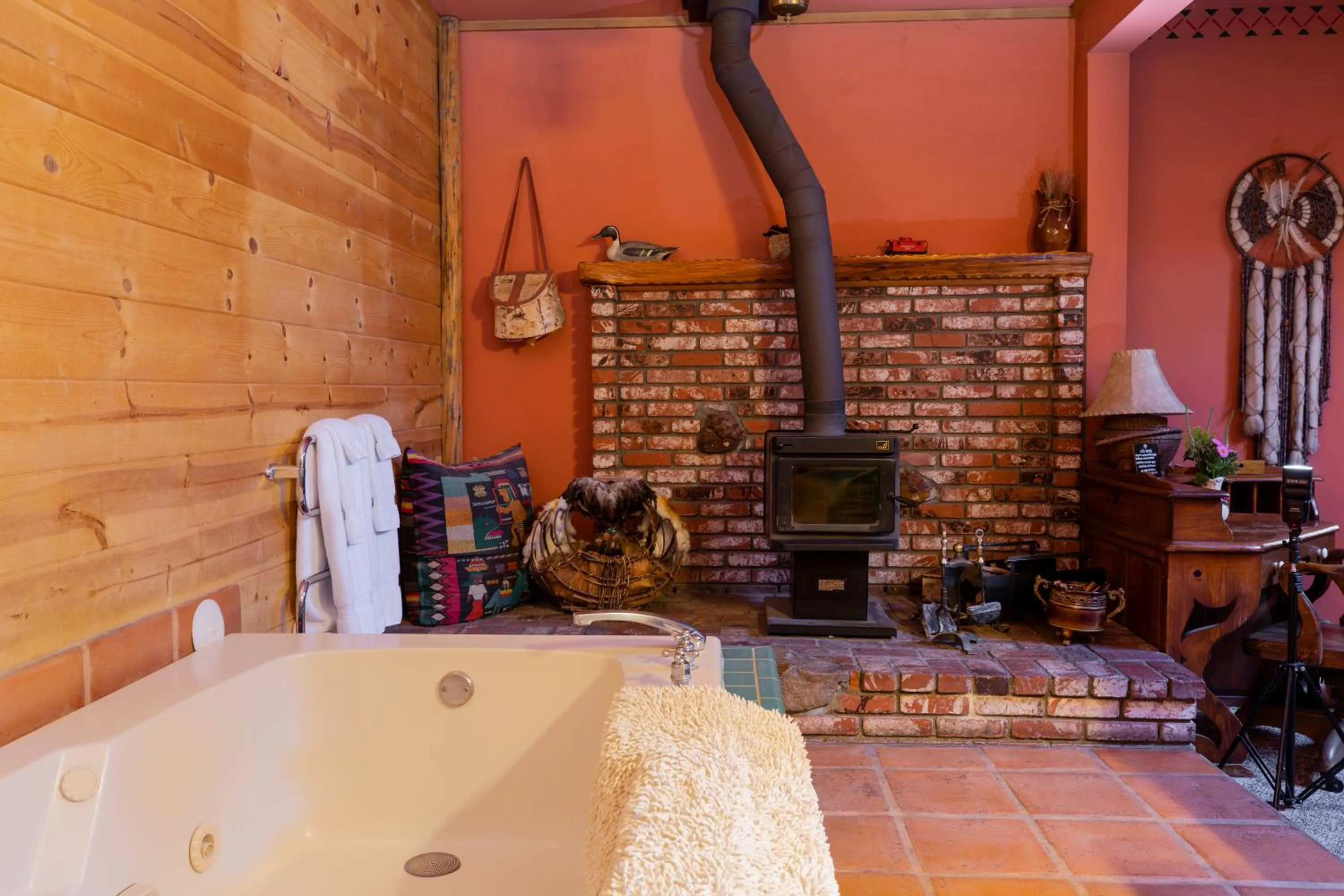 Hot Tub in Gold Mountain Manor