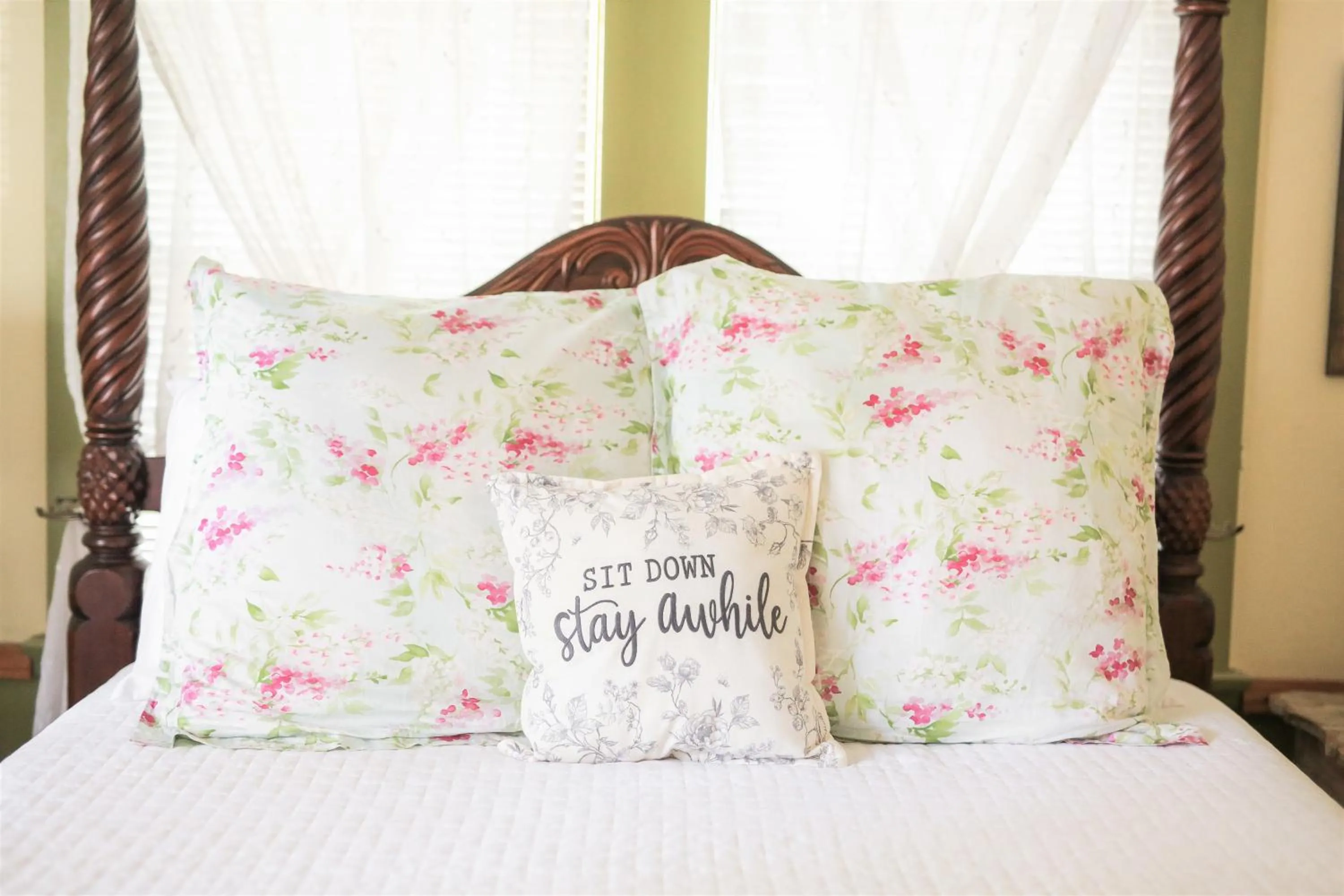 Bed in Gold Mountain Manor