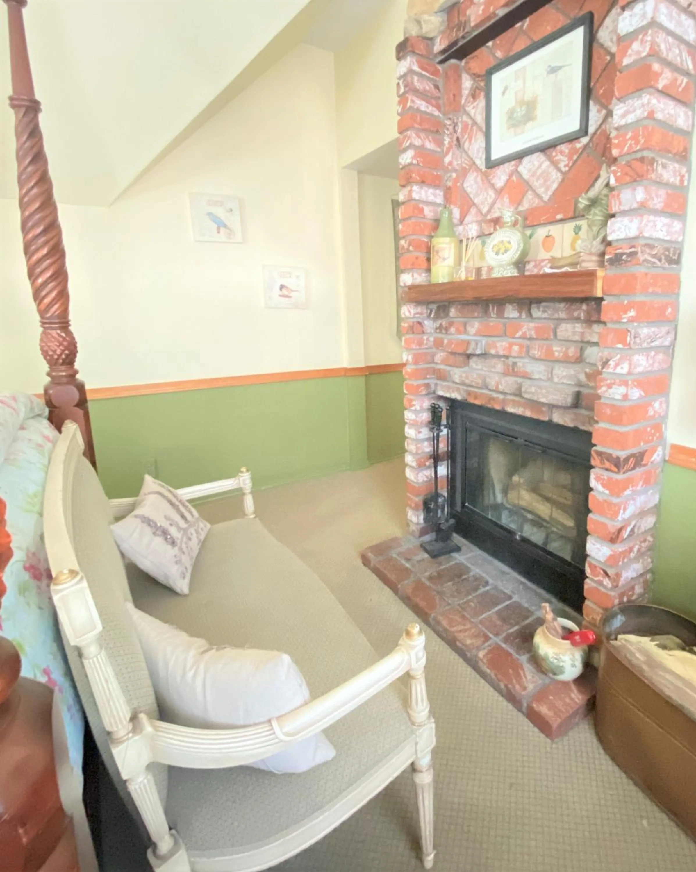 flat iron in Gold Mountain Manor