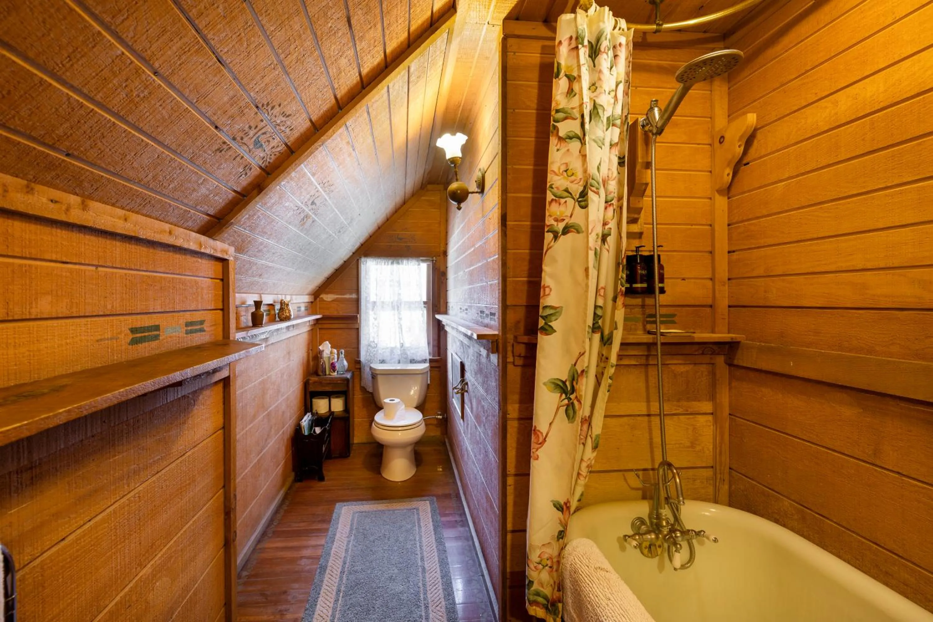 Bathroom in Gold Mountain Manor