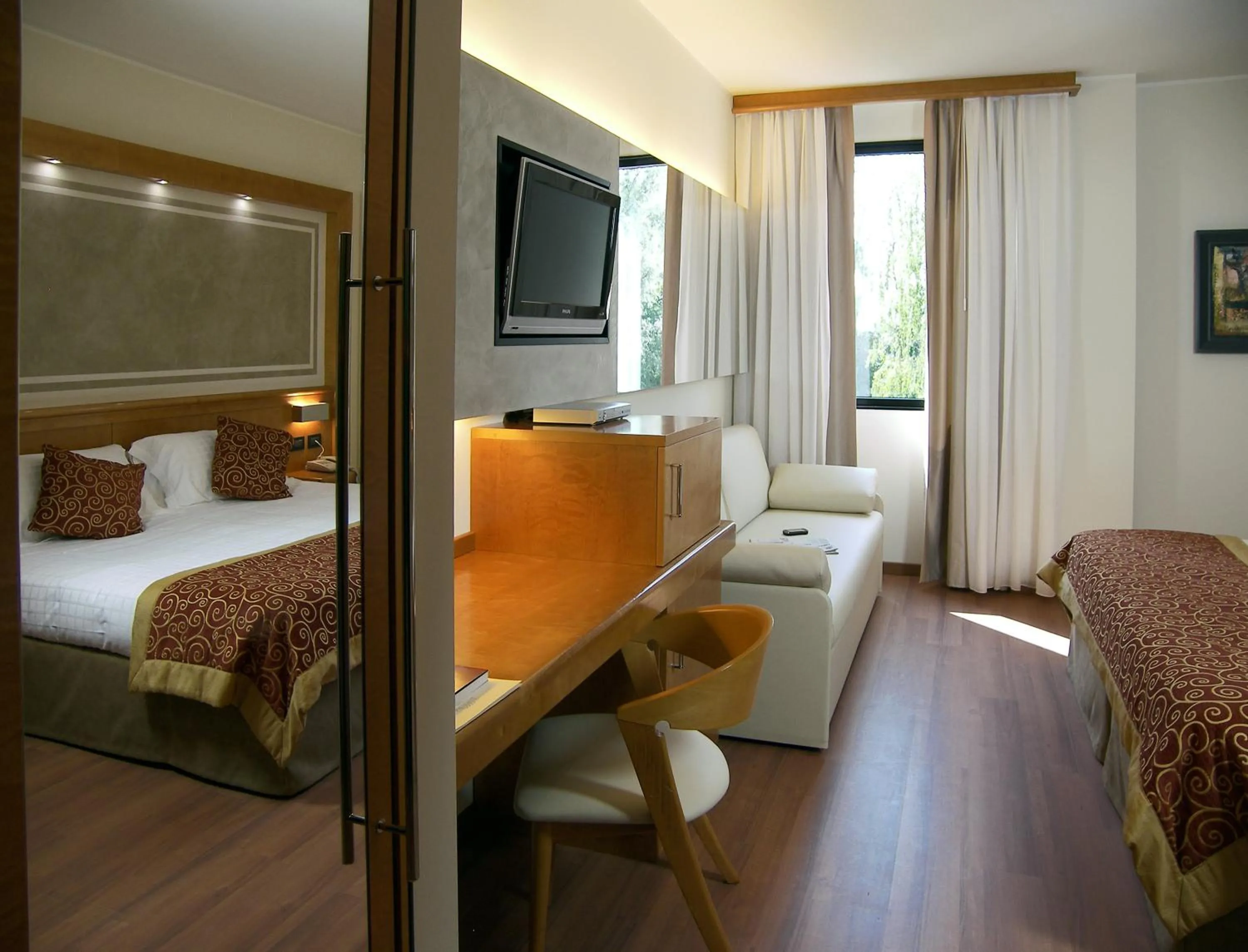 Photo of the whole room, Bed in Hotel President