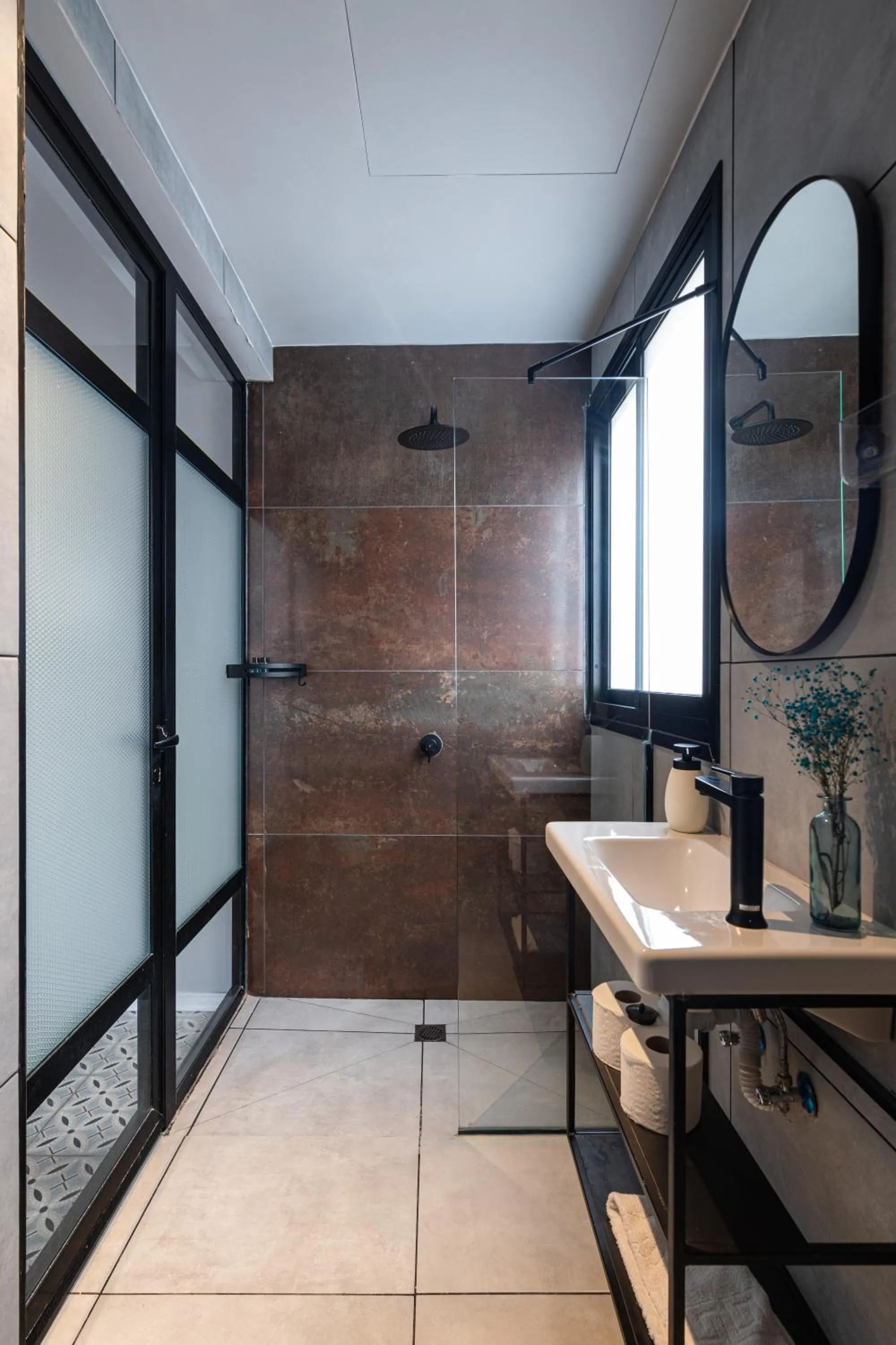 Shower in Levinski Market Hotel