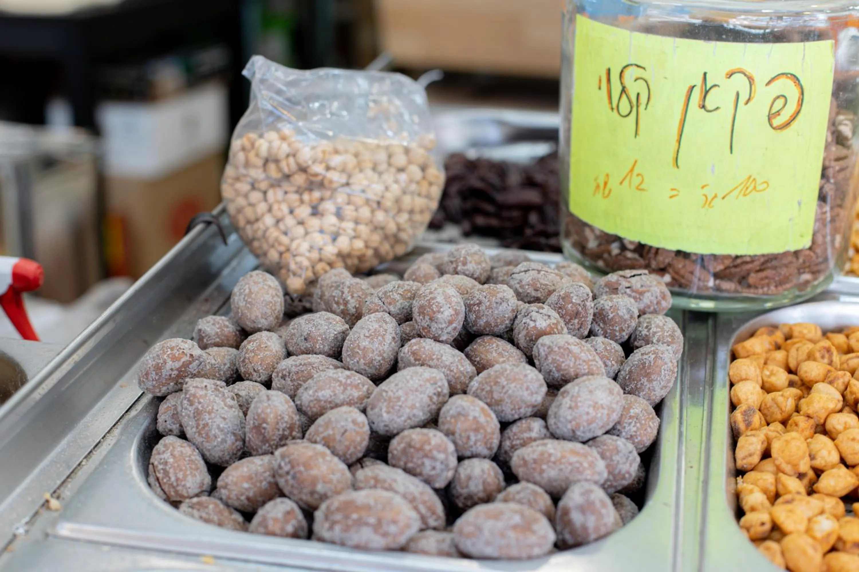 Supermarket/grocery shop in Levinski Market Hotel
