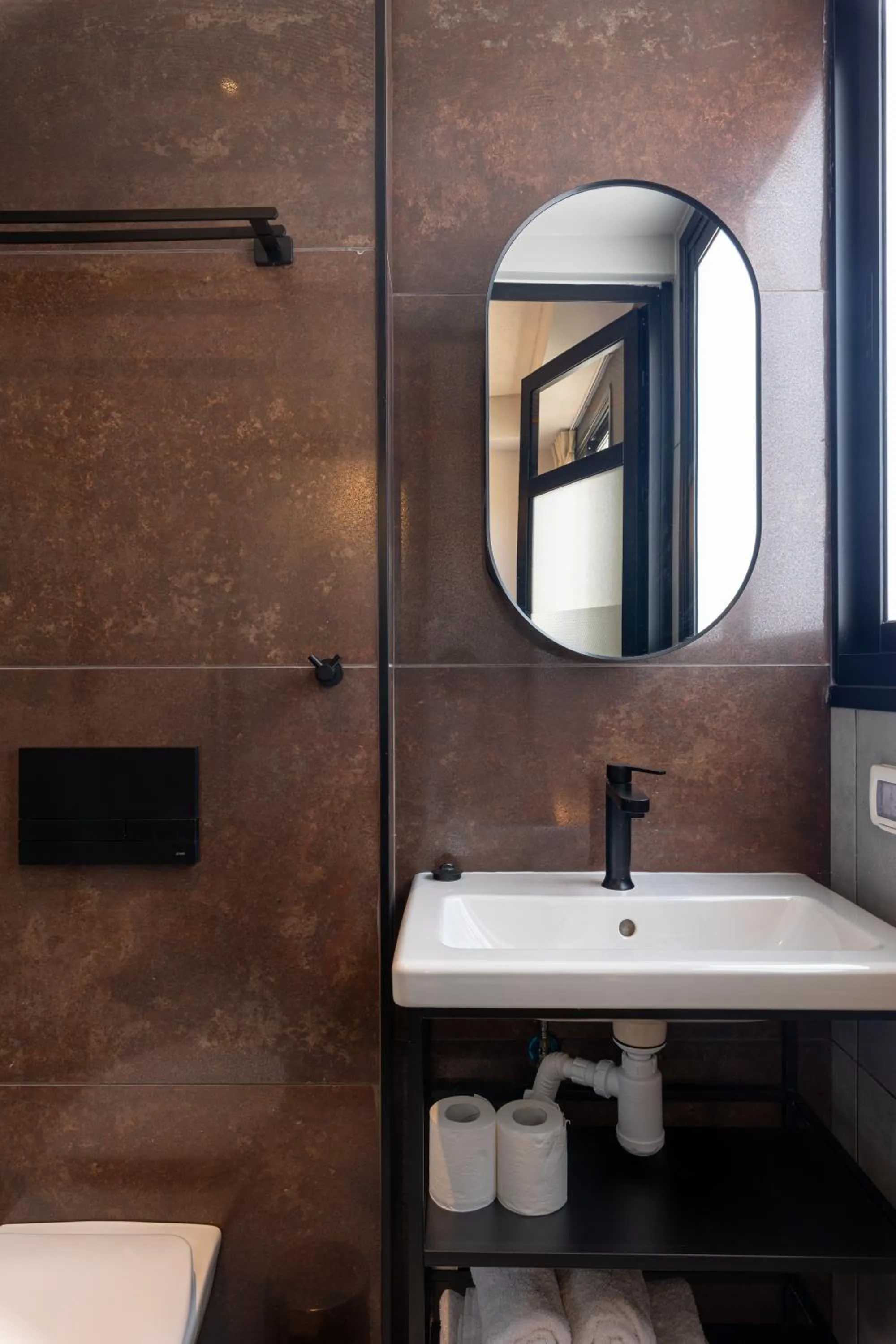 Bathroom in Levinski Market Hotel