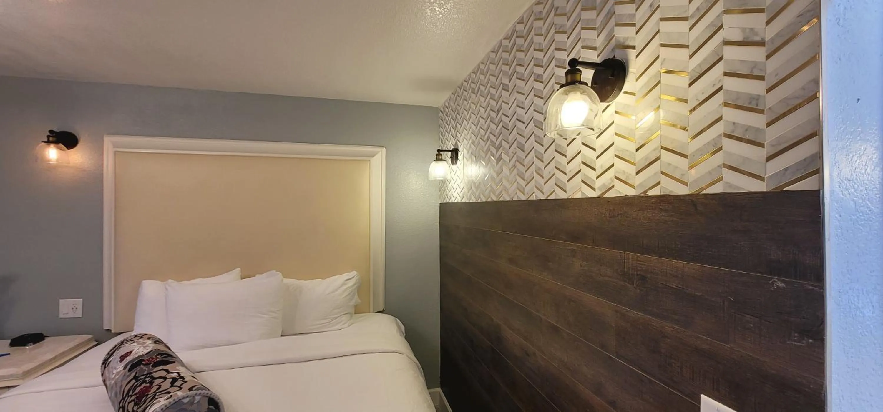 Bedroom, Bed in Dragonfly Inn & Suites