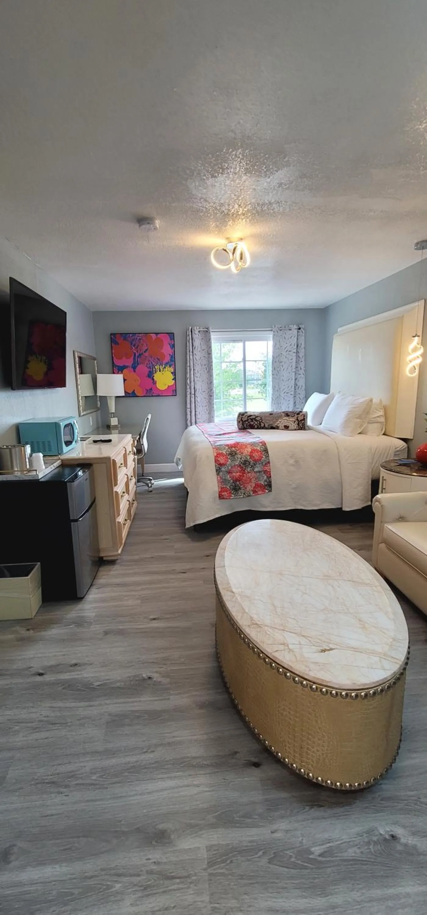 Bedroom in Dragonfly Inn & Suites