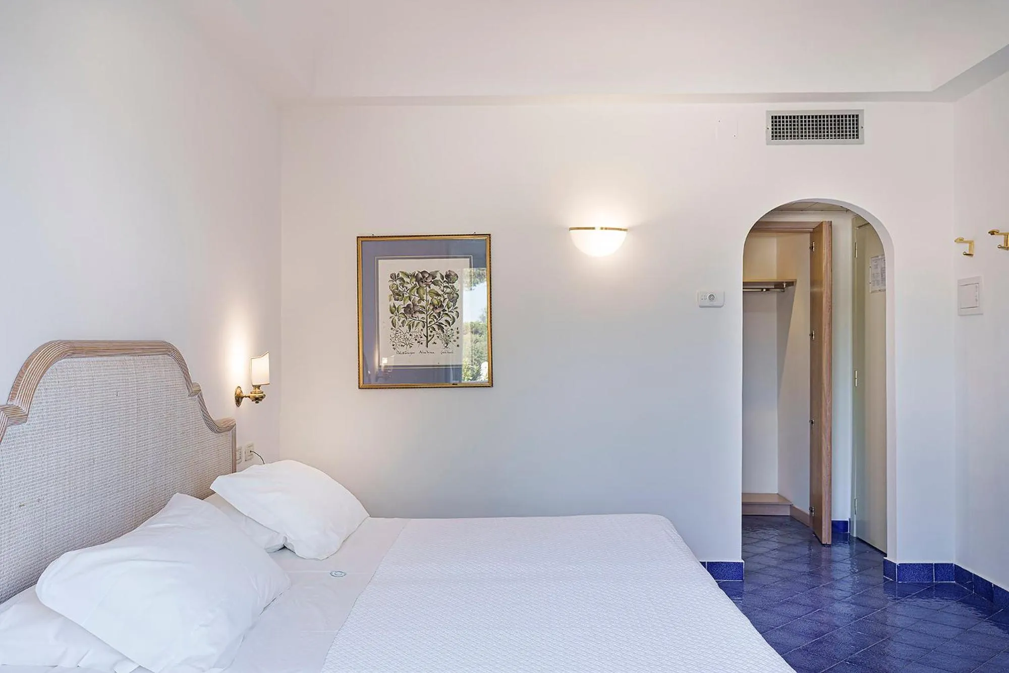 Bedroom, Bed in Hotel Continental Ischia